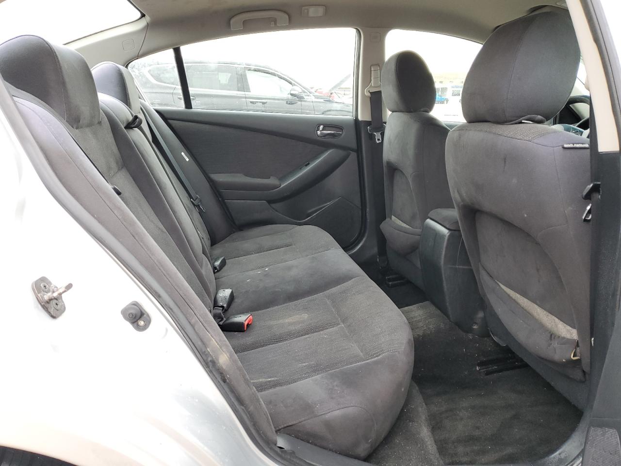 2010 Nissan Altima - Image 10