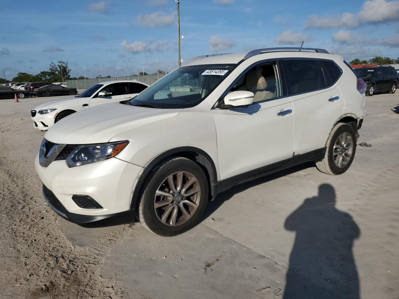 2015 Nissan Rogue - Image 1