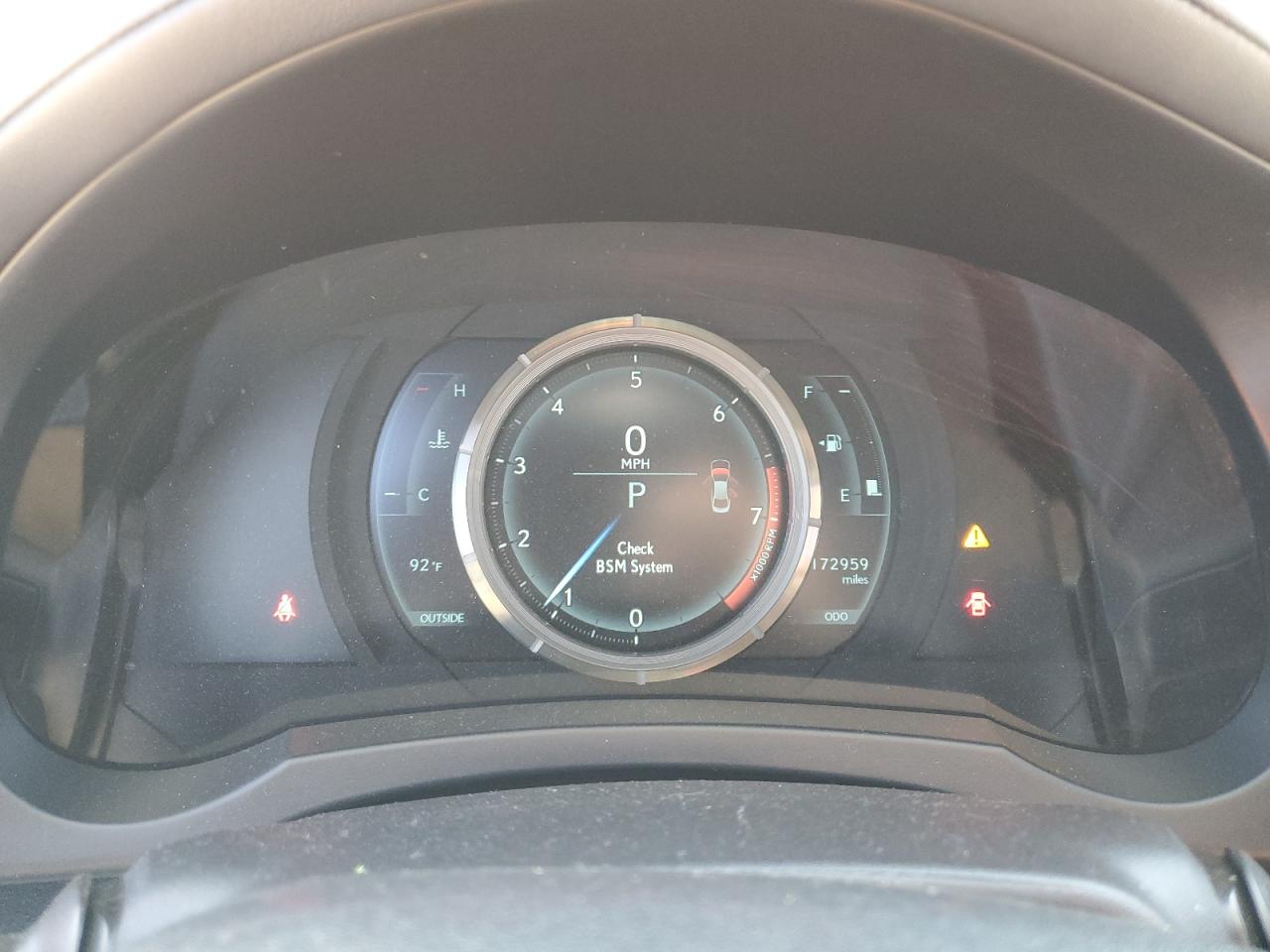 2015 Lexus IS - Image 9