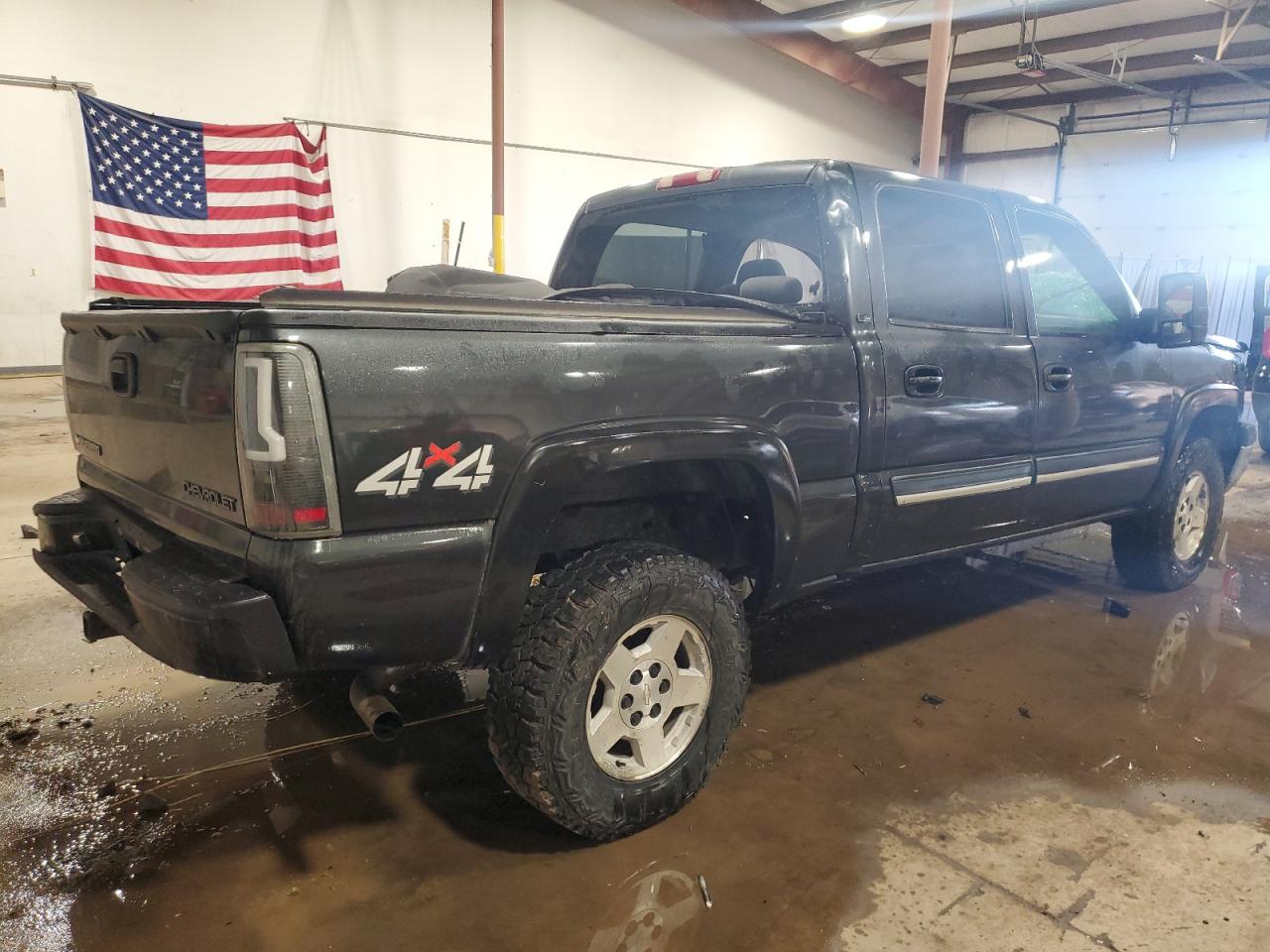 2004 Chevrolet Silverado - Image 3