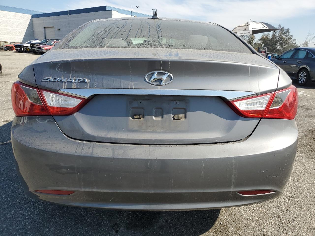 2012 Hyundai Sonata - Image 6
