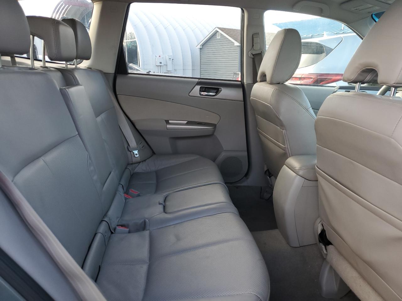 2010 Subaru Forester - Image 11
