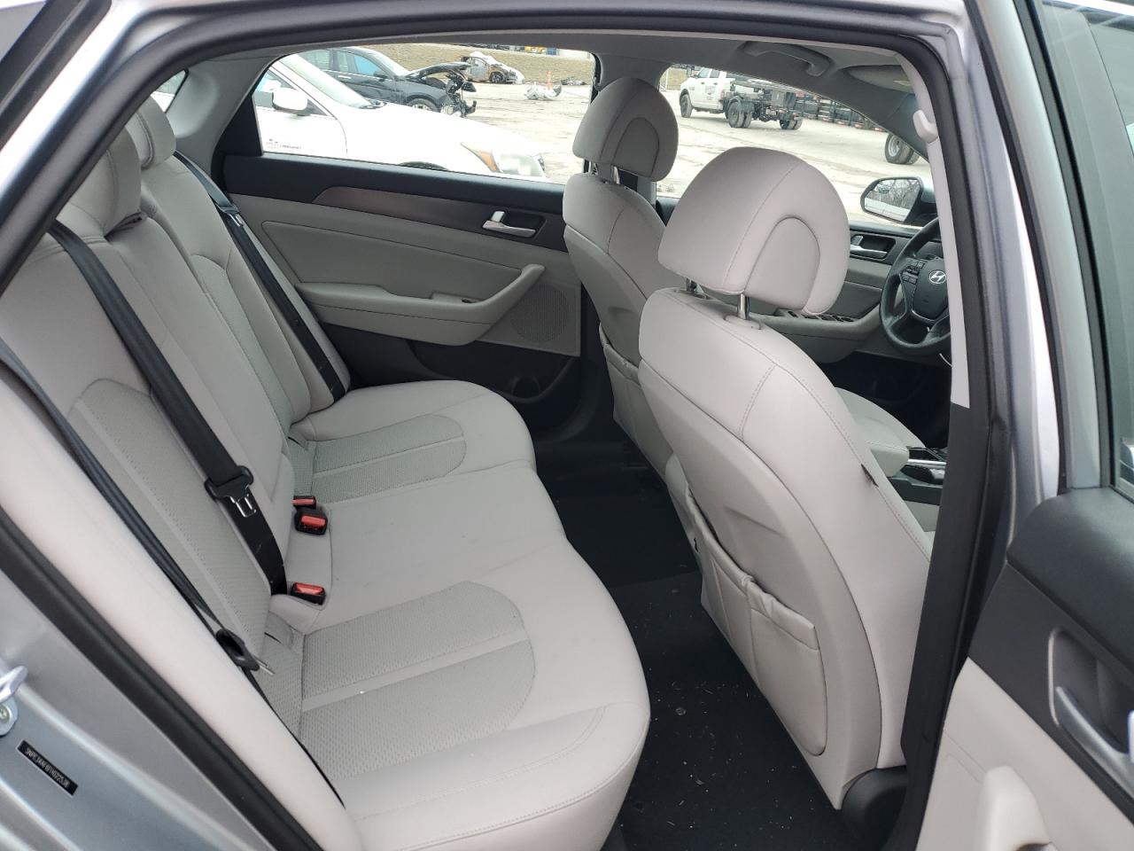 2015 Hyundai Sonata - Image 10