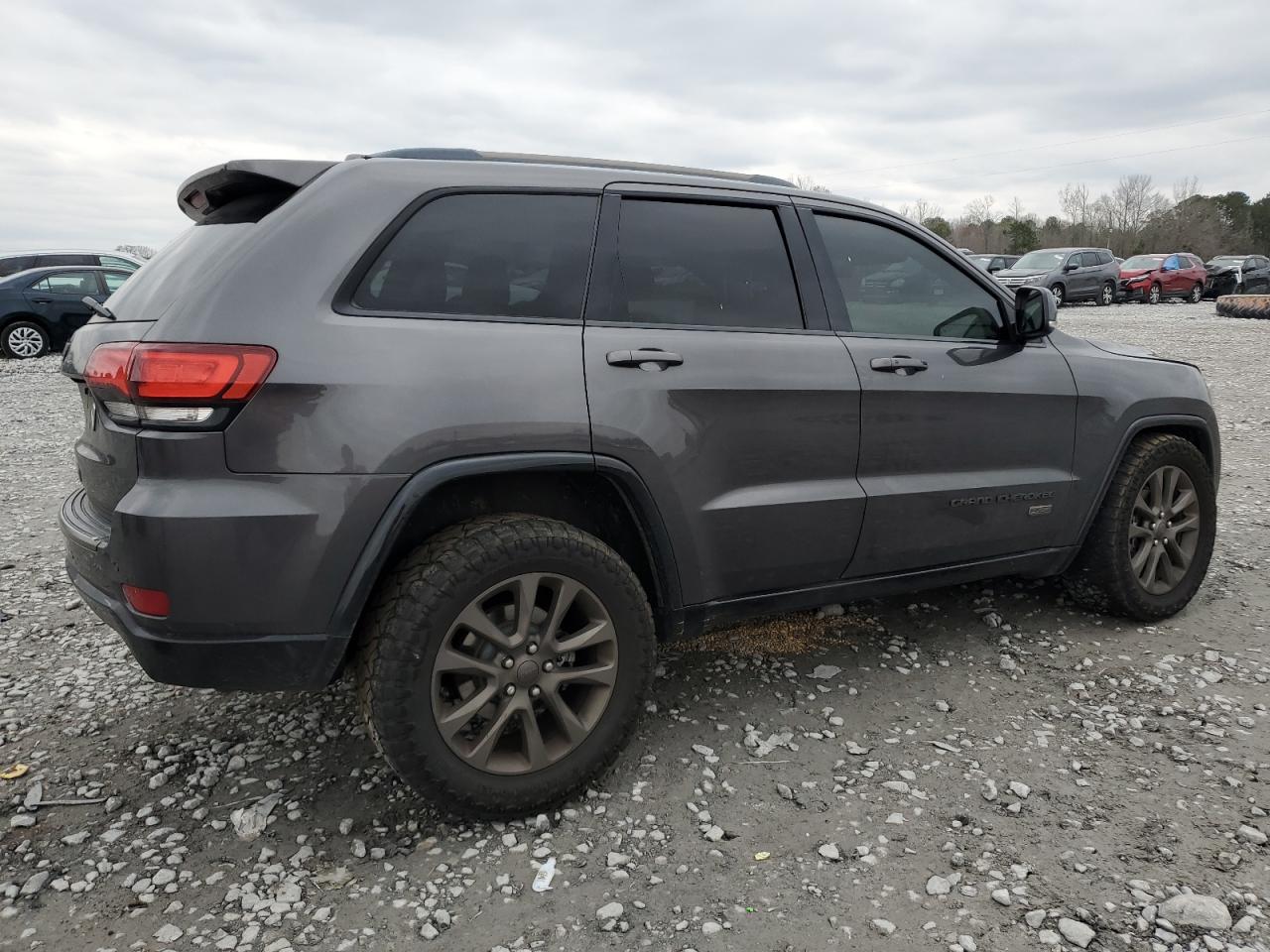 2016 Jeep Grand Cherokee - Image 3