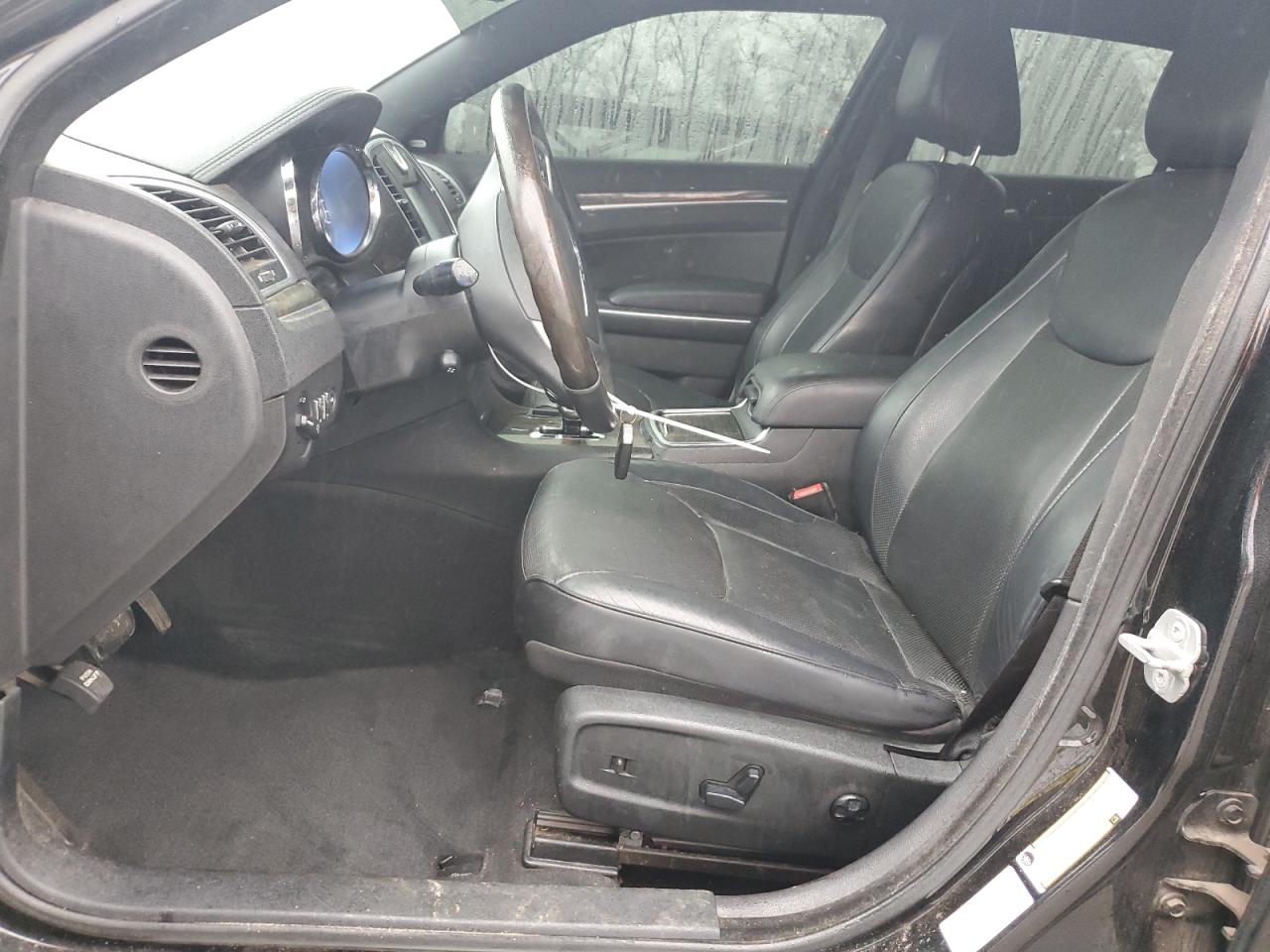 2013 Chrysler 300 - Image 7