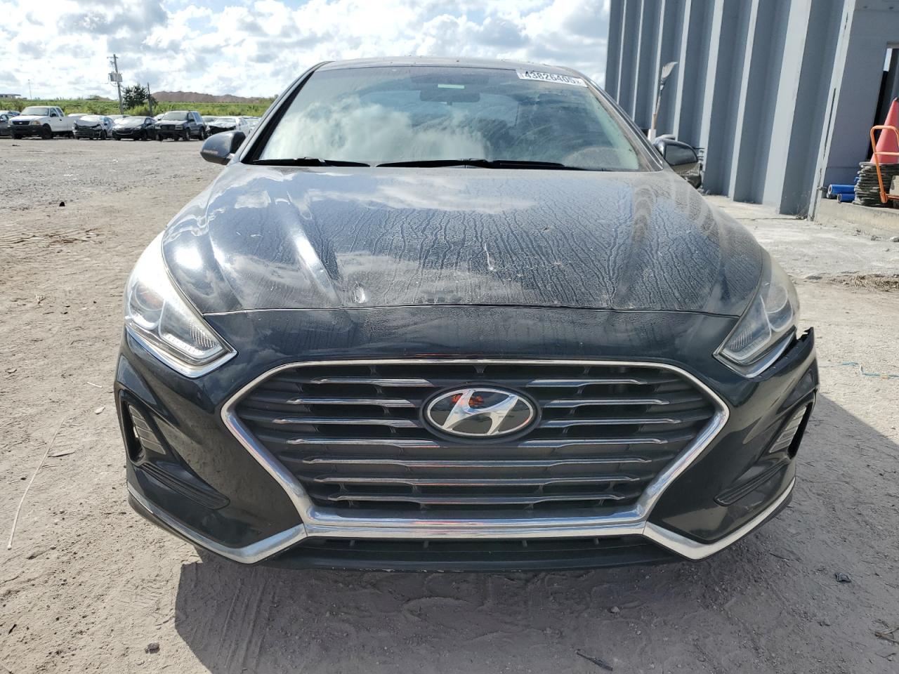 2018 Hyundai Sonata - Image 5
