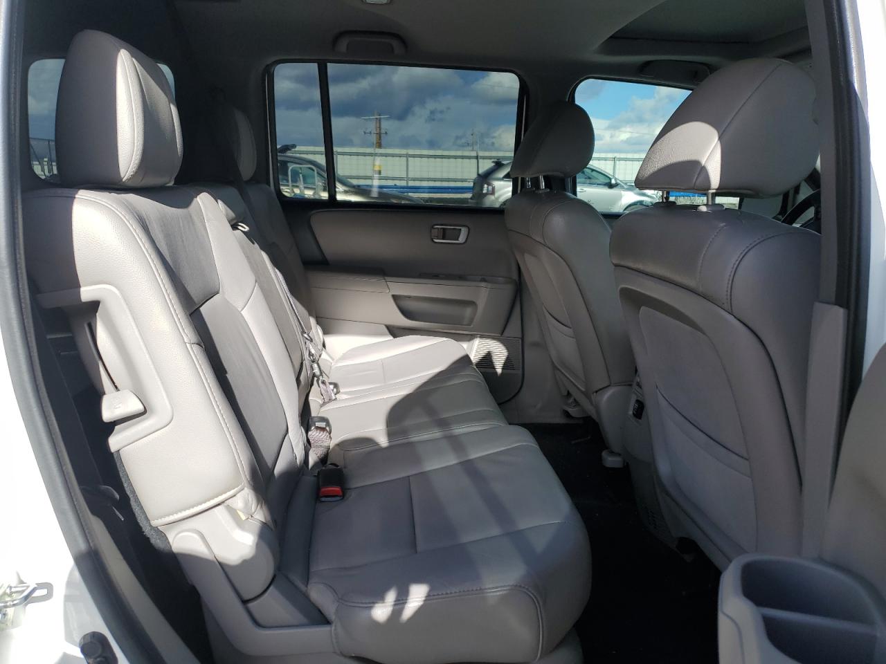 2015 Honda Pilot - Image 12