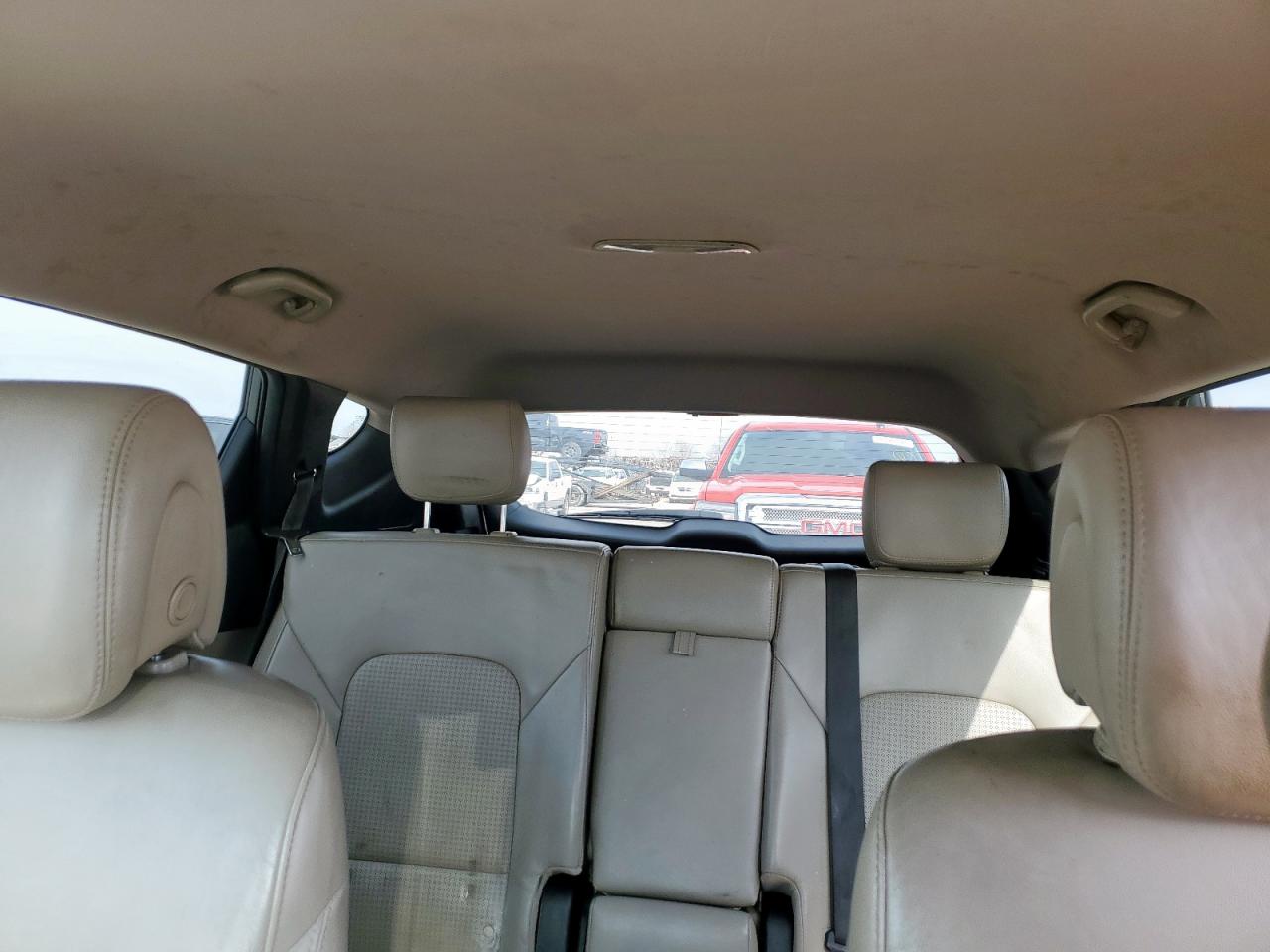 2013 Hyundai Santa Fe - Image 10