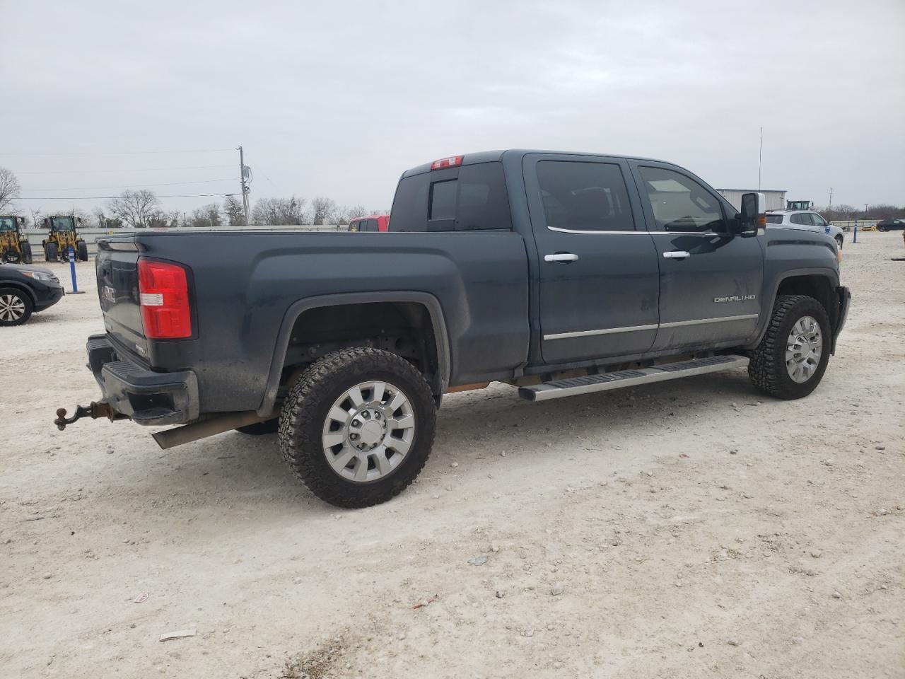 2017 GMC Sierra - Image 3