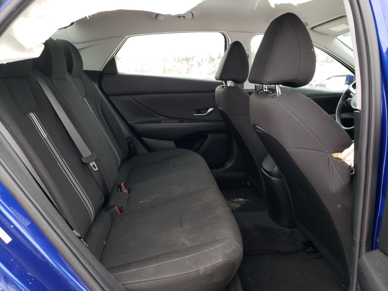 2022 Hyundai Elantra - Image 10