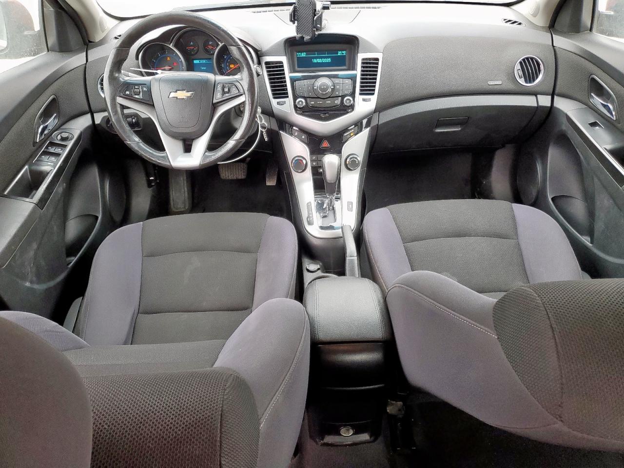 2013 Chevrolet Cruze - Image 8