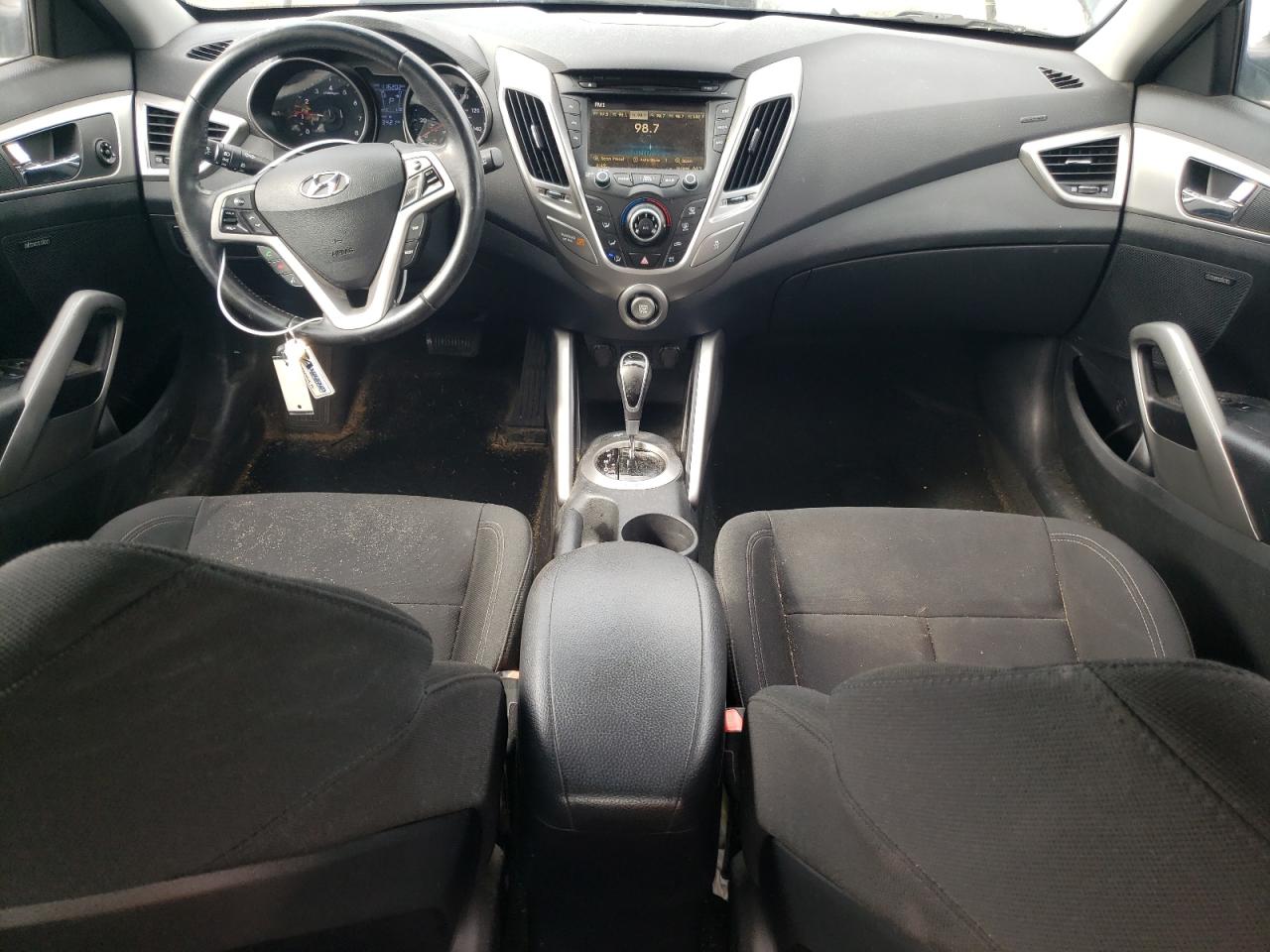 2013 Hyundai Veloster - Image 8
