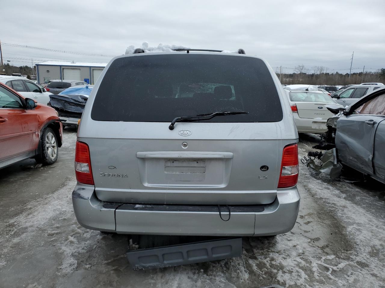 2005 Kia Sedona - Image 6