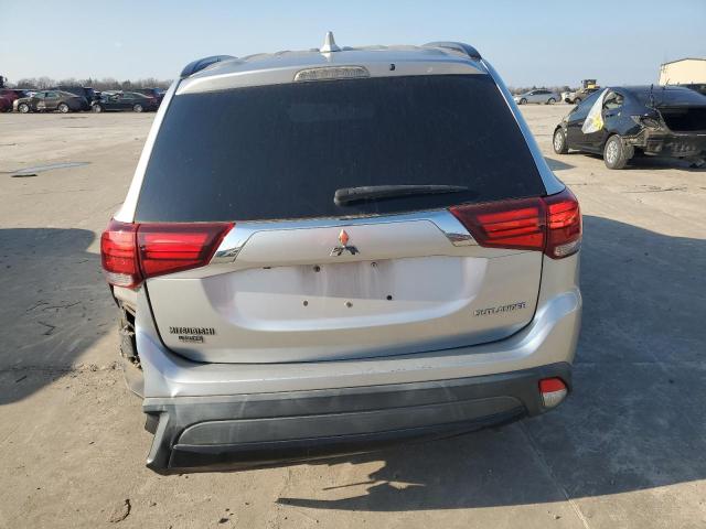  MITSUBISHI OUTLANDER 2018 Сріблястий