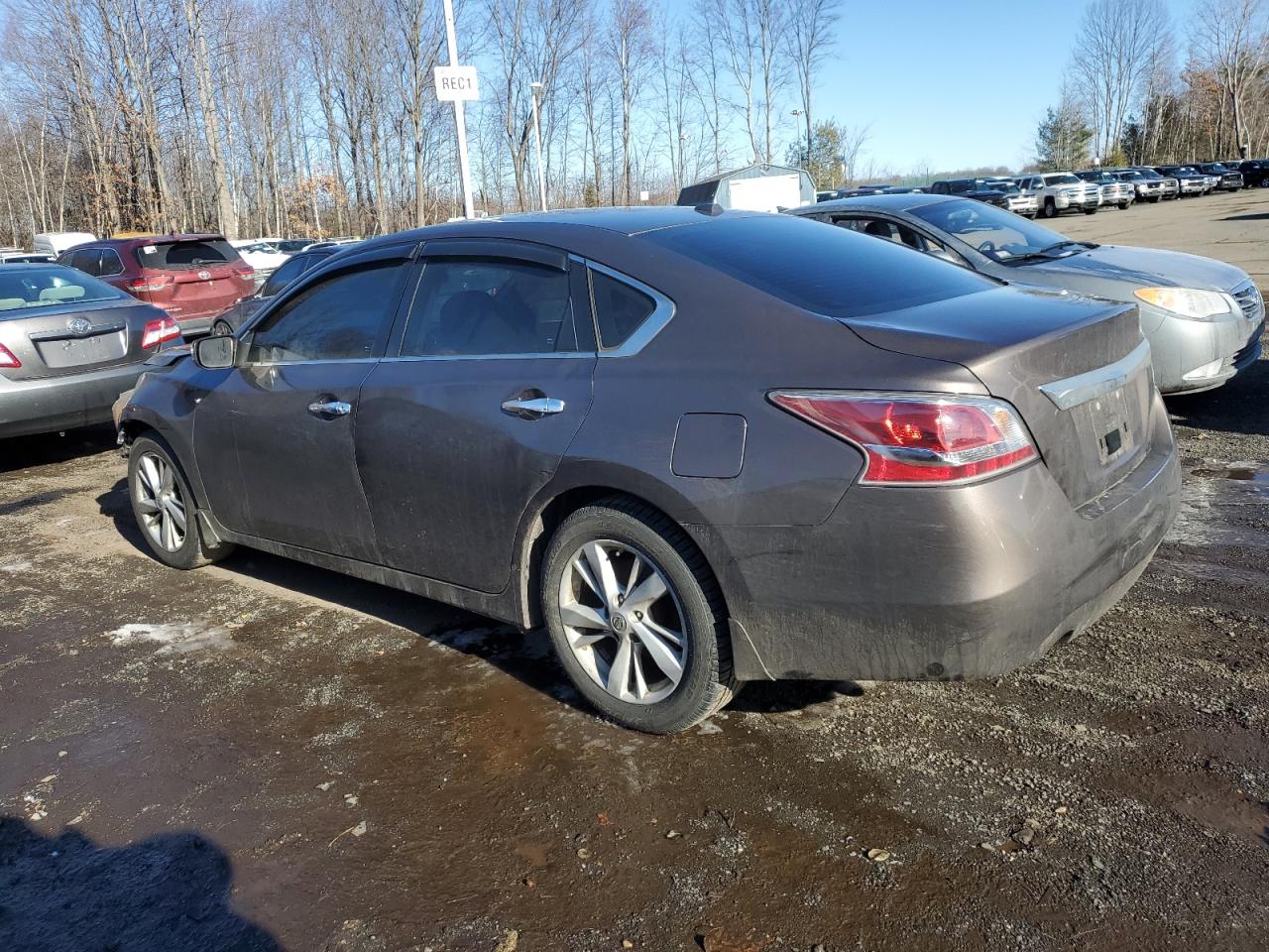 2015 Nissan Altima - Image 2