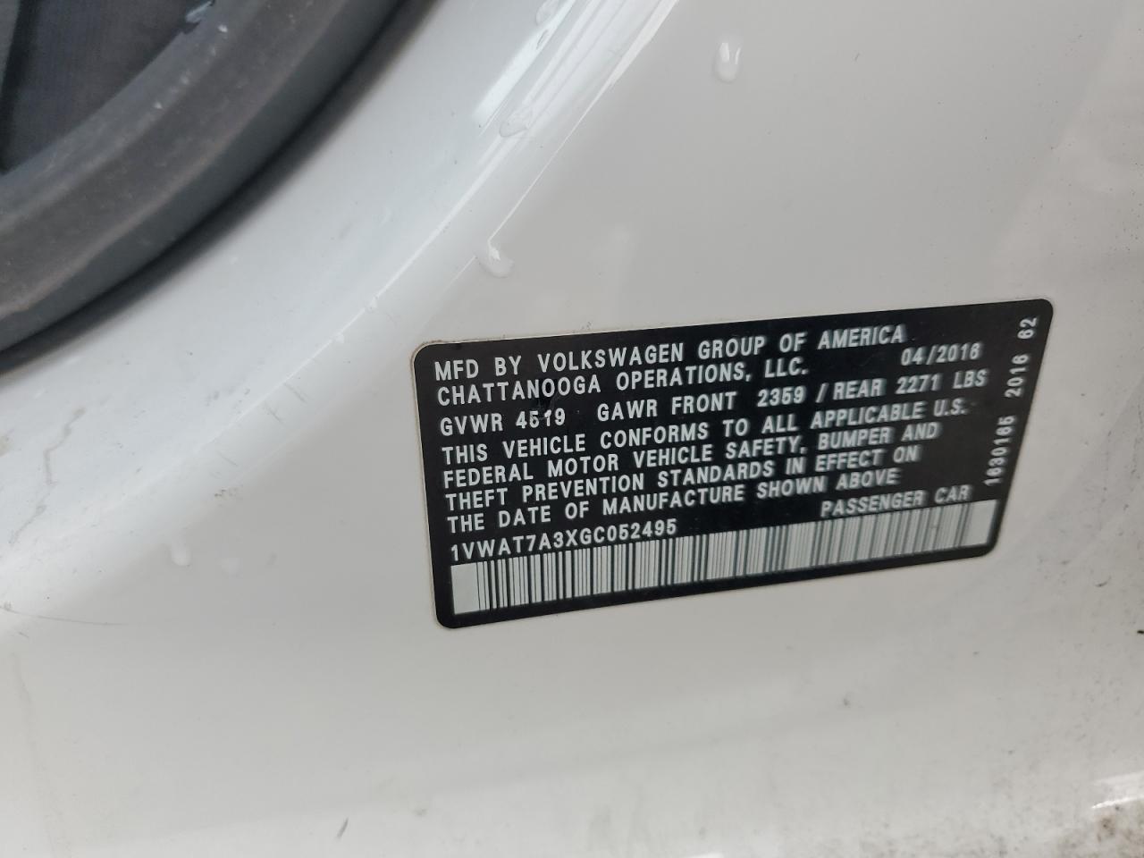2016 Volkswagen Passat - Image 13