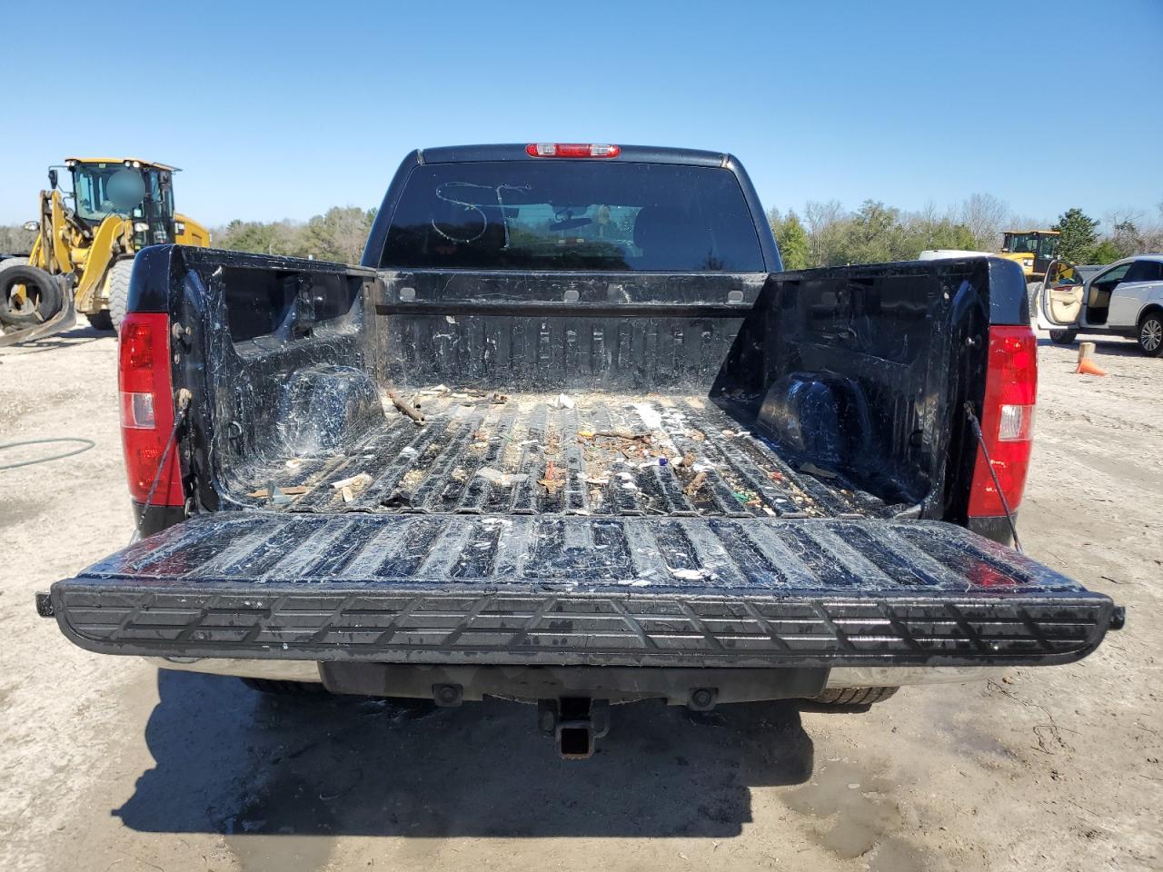 2011 Chevrolet Silverado - Image 6