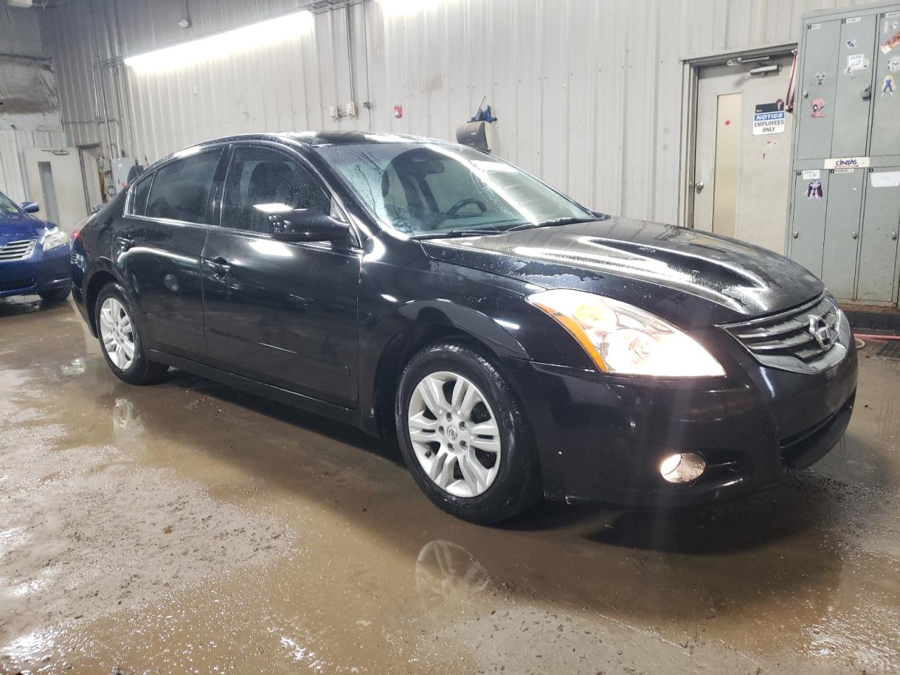 2011 Nissan Altima - Image 4