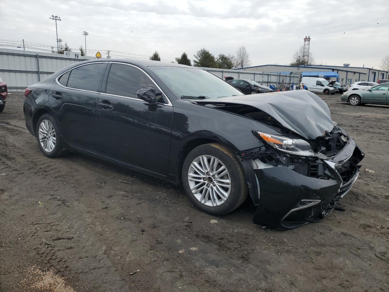 2017 Lexus ES - Image 4