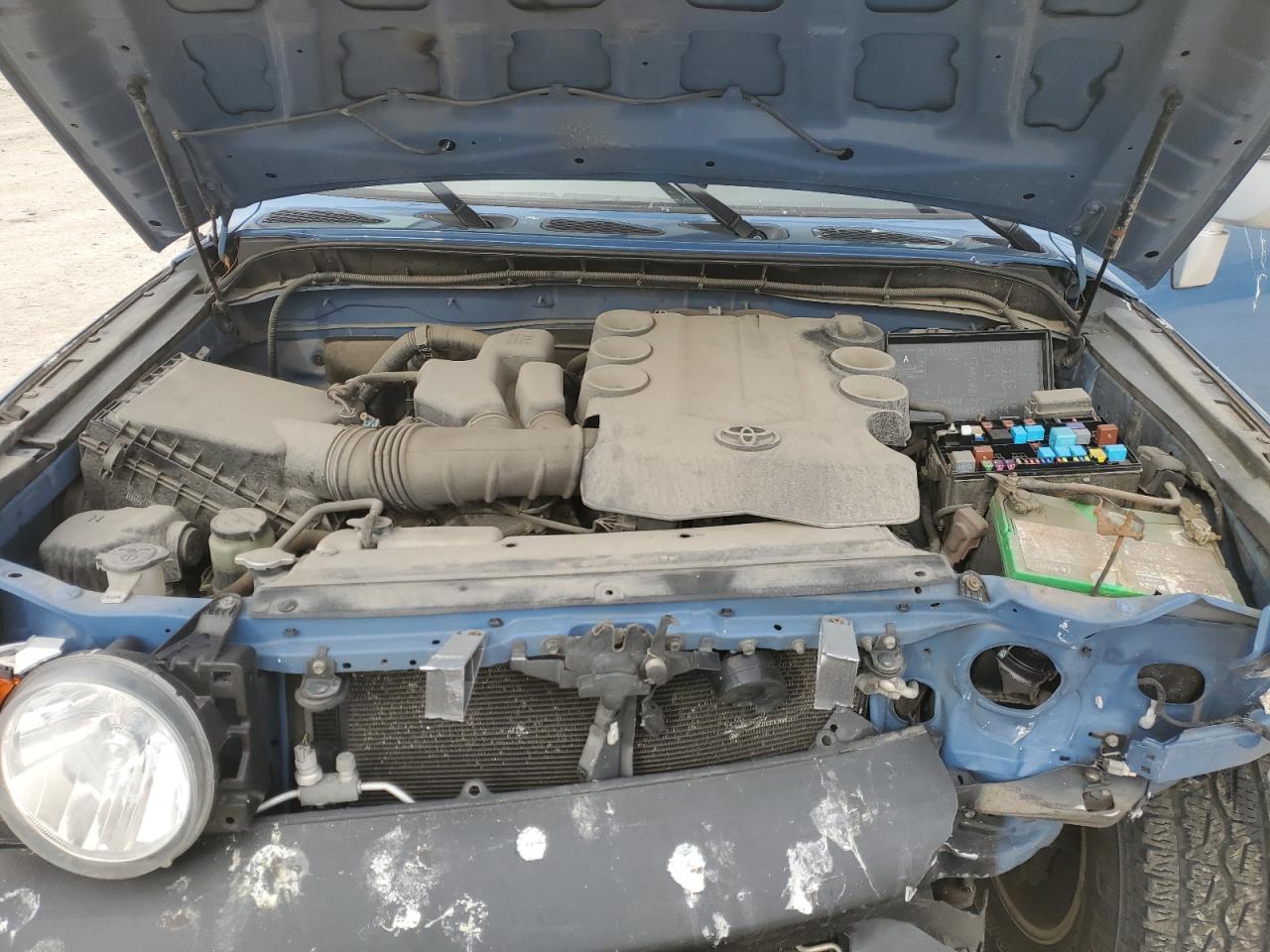 2013 Toyota FJ Cruiser - Image 12