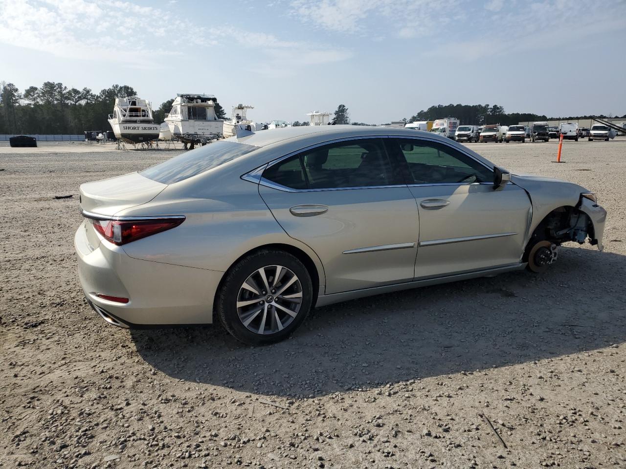 2019 Lexus ES - Image 3