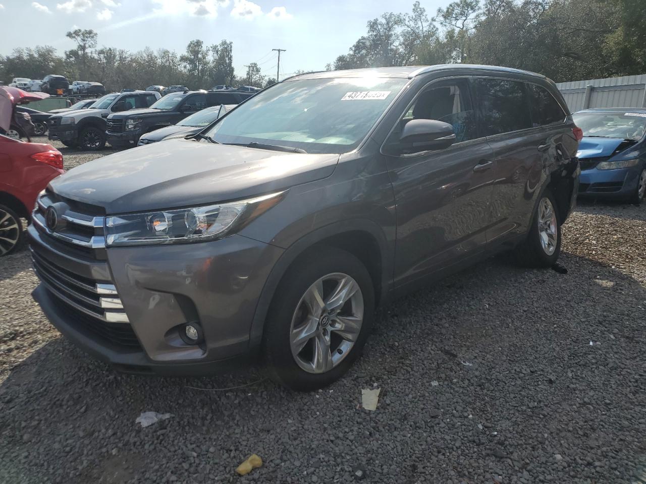2019 Toyota Highlander - Image 1