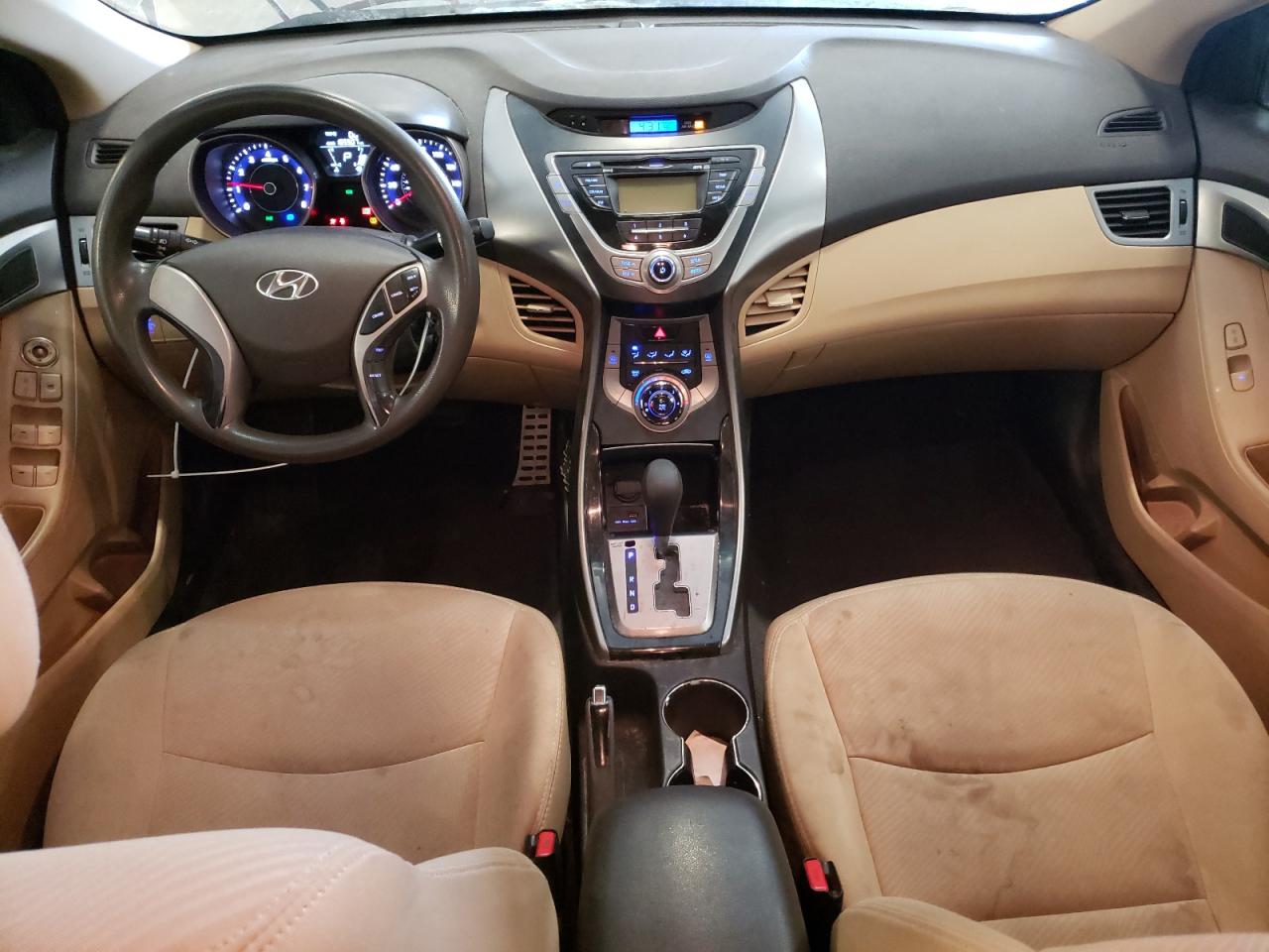 2013 Hyundai Elantra - Image 8