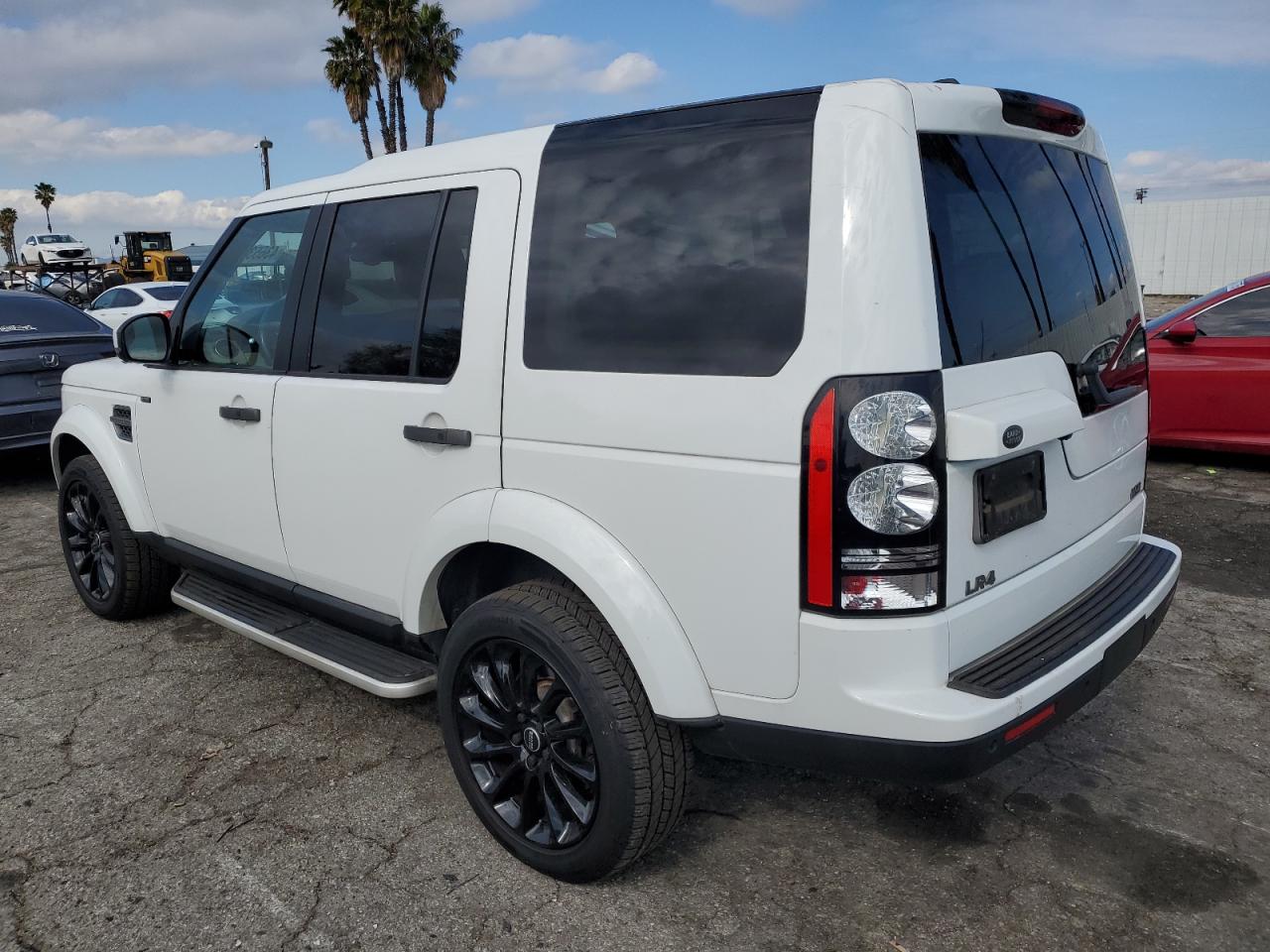 2015 Land Rover LR4 - Image 2