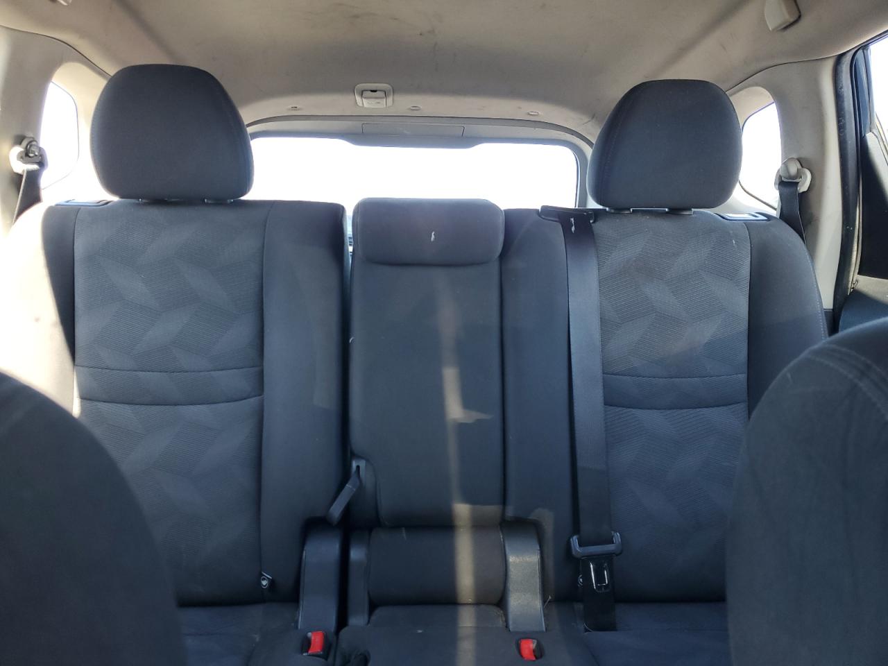 2016 Nissan Rogue - Image 10