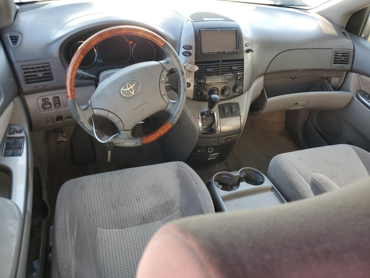 2008 Toyota Sienna - Image 8