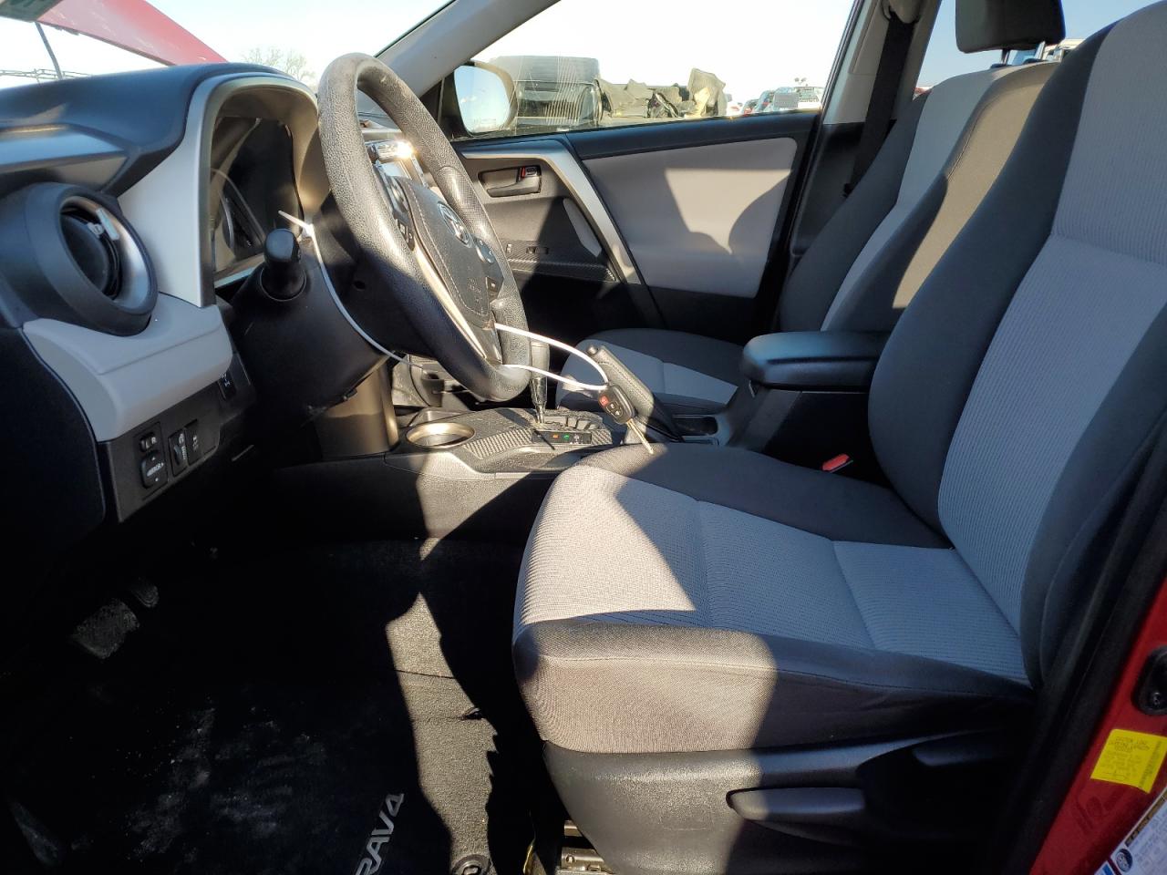 2015 Toyota RAV 4 - Image 7