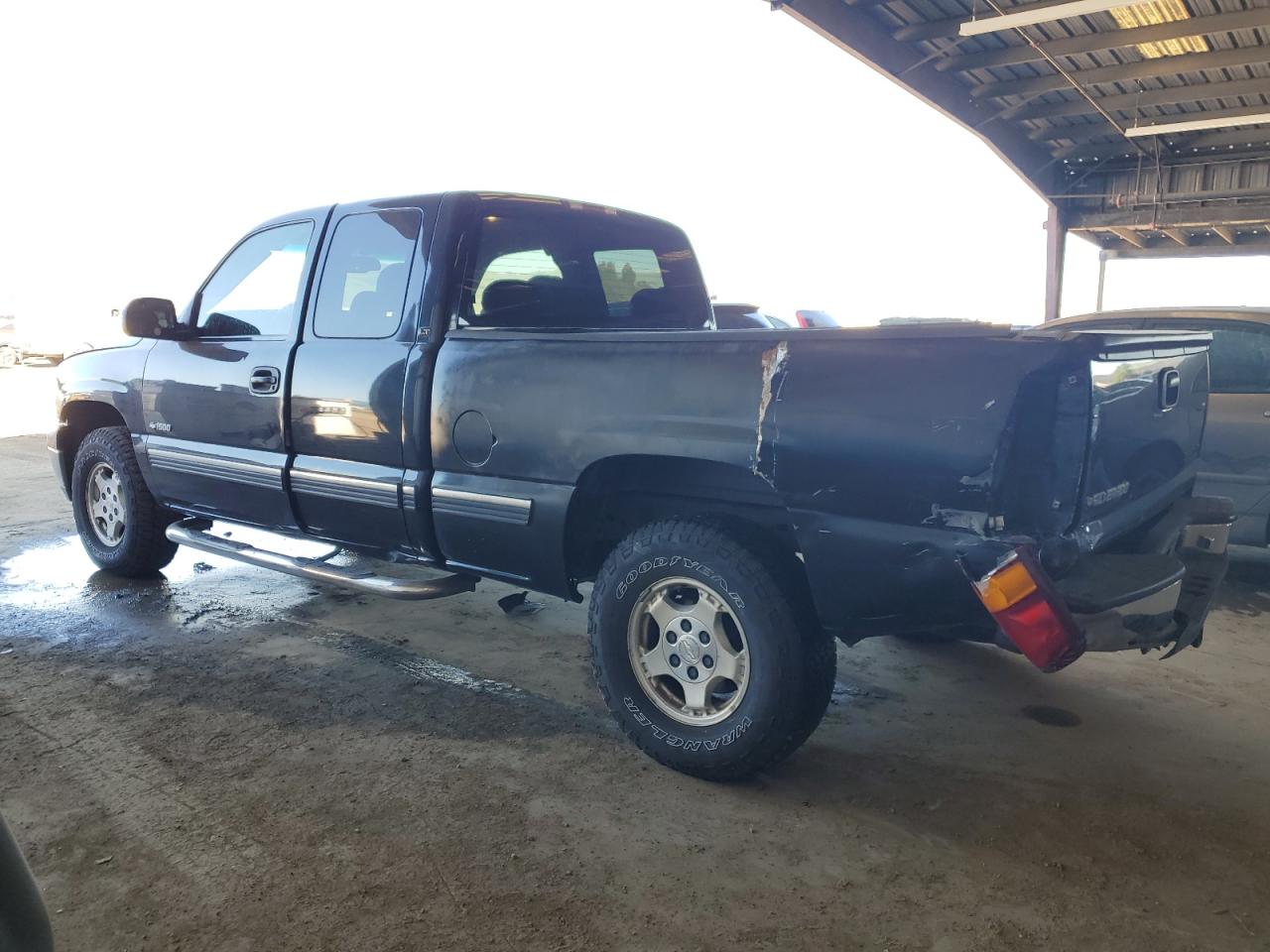 2001 Chevrolet Silverado - Image 2