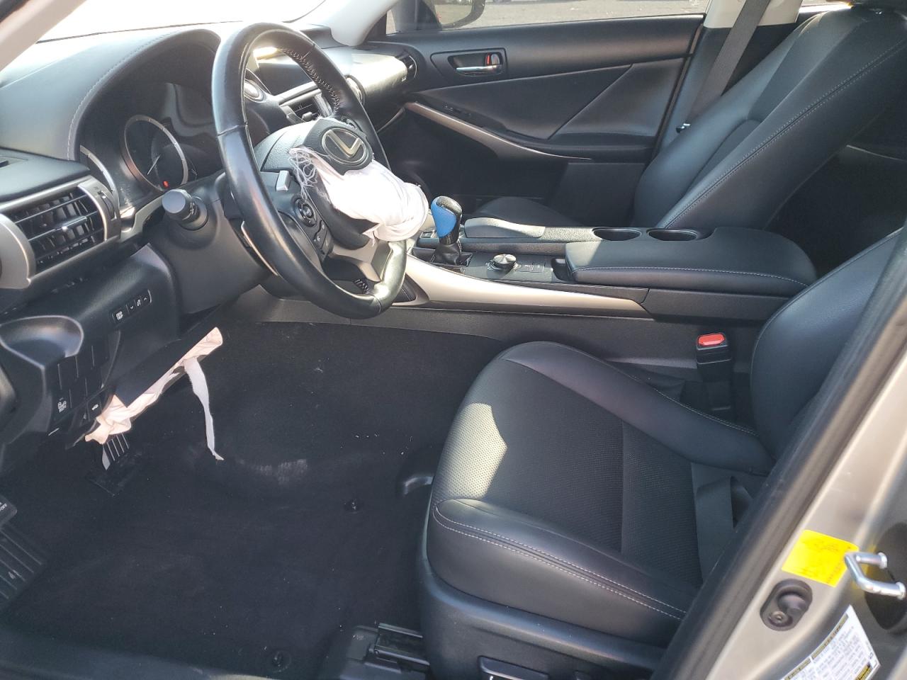 2016 Lexus IS - Image 7