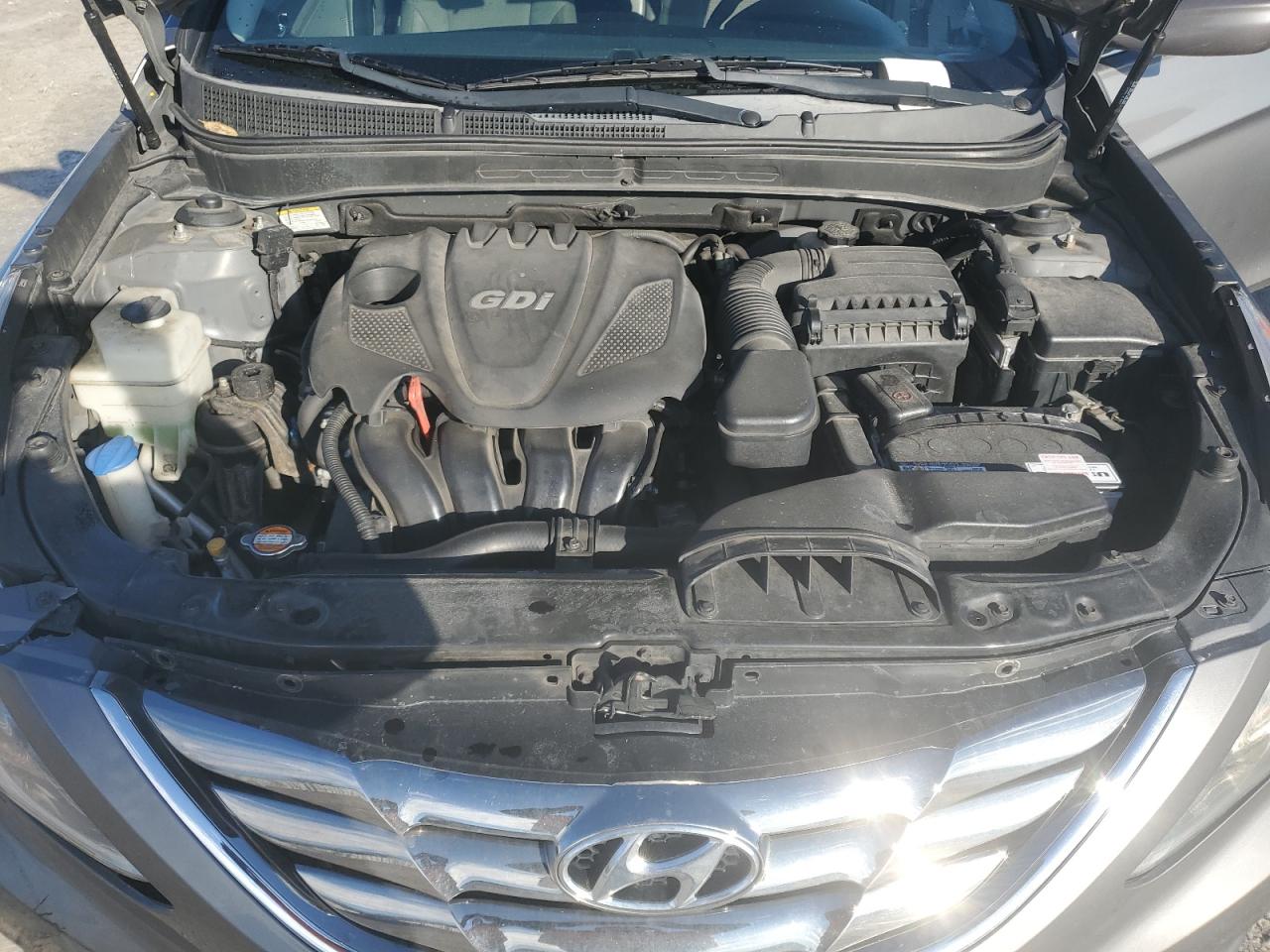 2011 Hyundai Sonata - Image 11