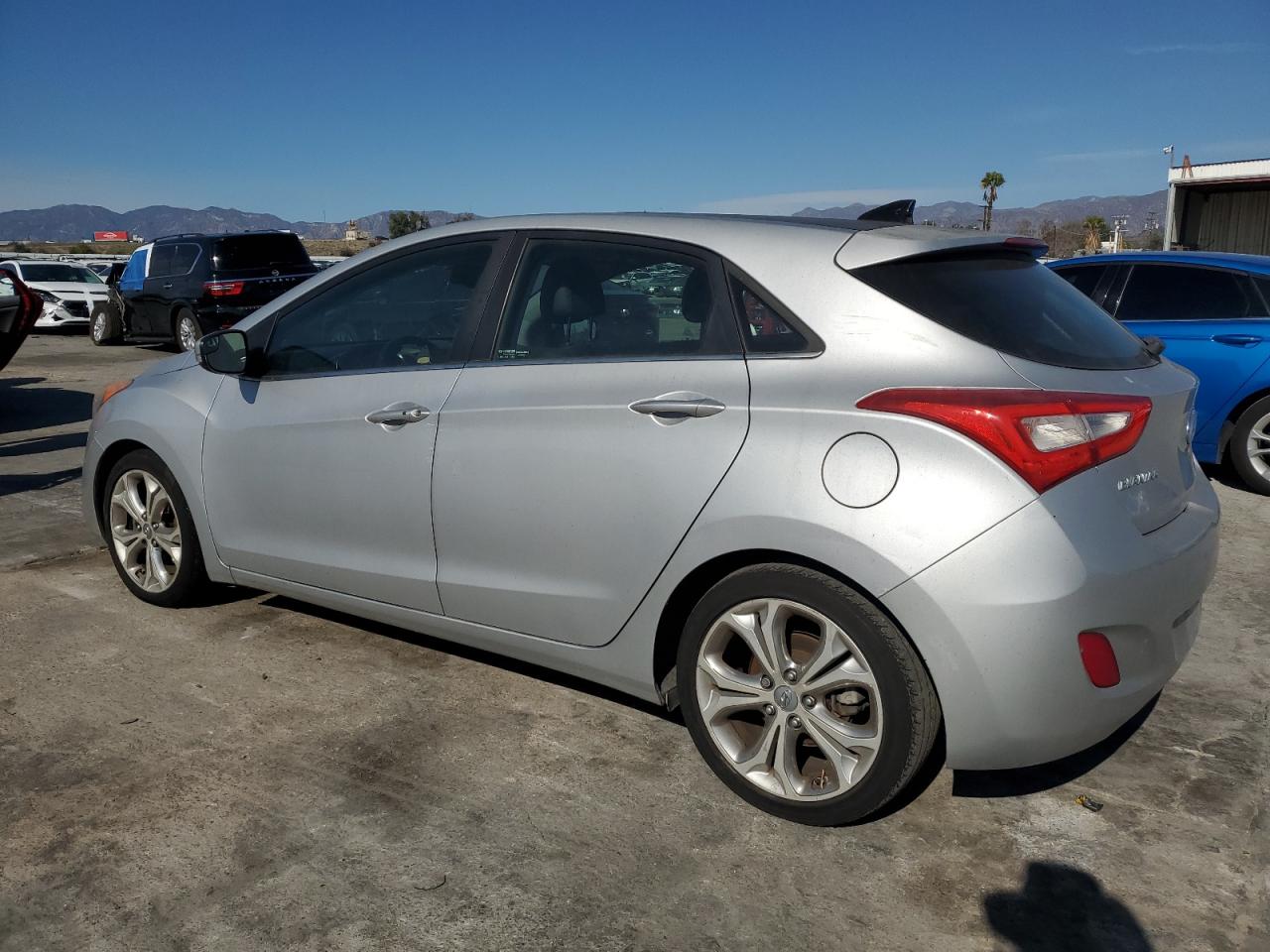 2014 Hyundai Elantra - Image 2