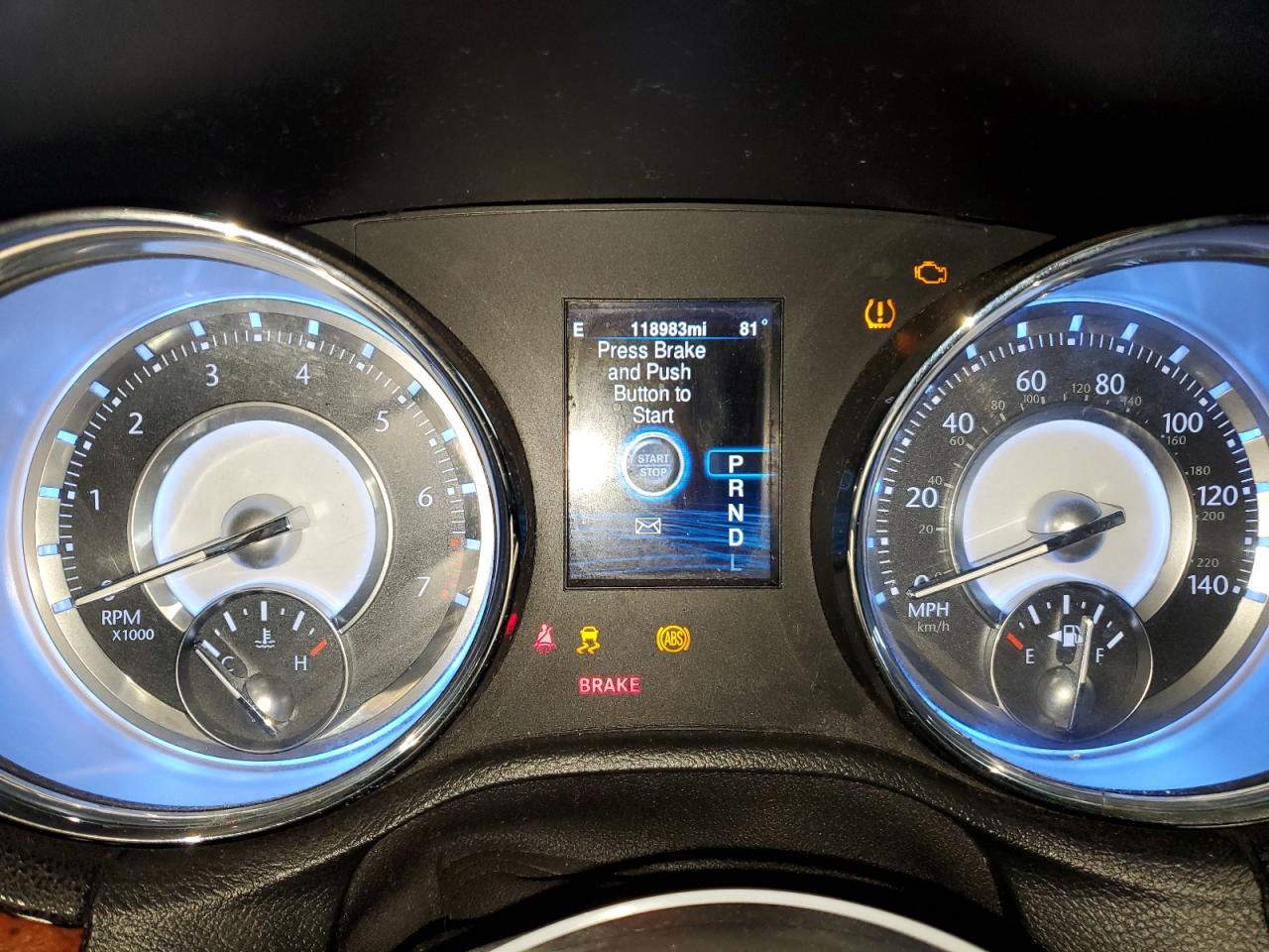 2014 Chrysler 300 - Image 9