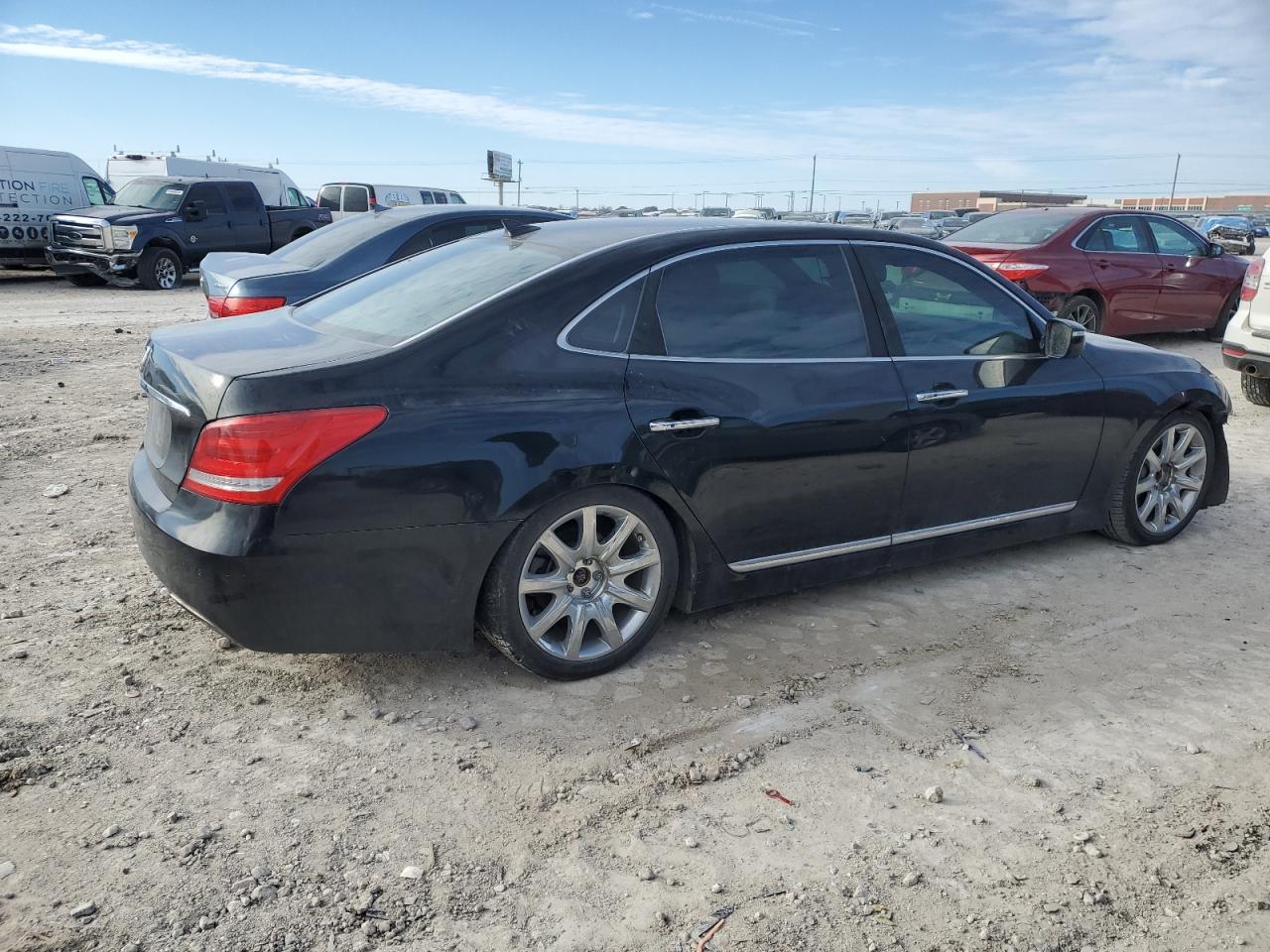 2016 Hyundai Equus - Image 3