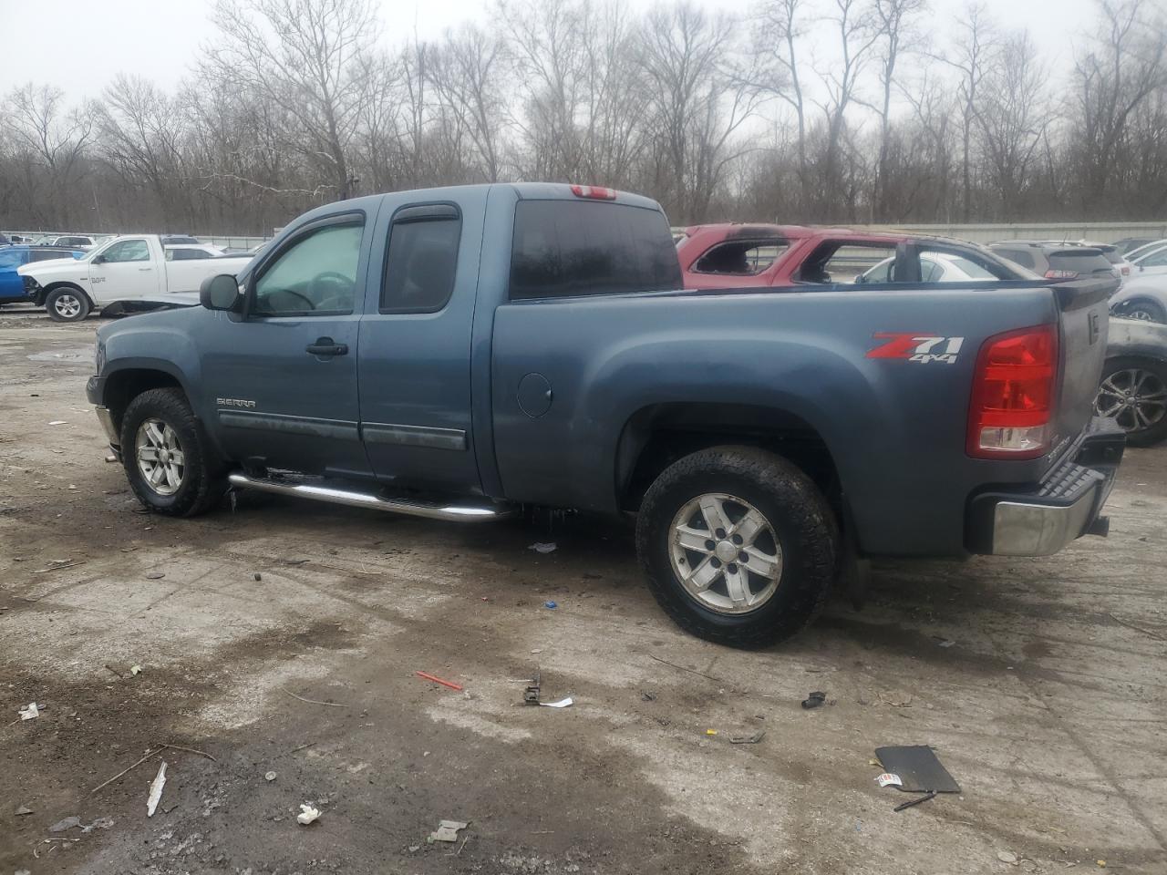2010 GMC Sierra - Image 2