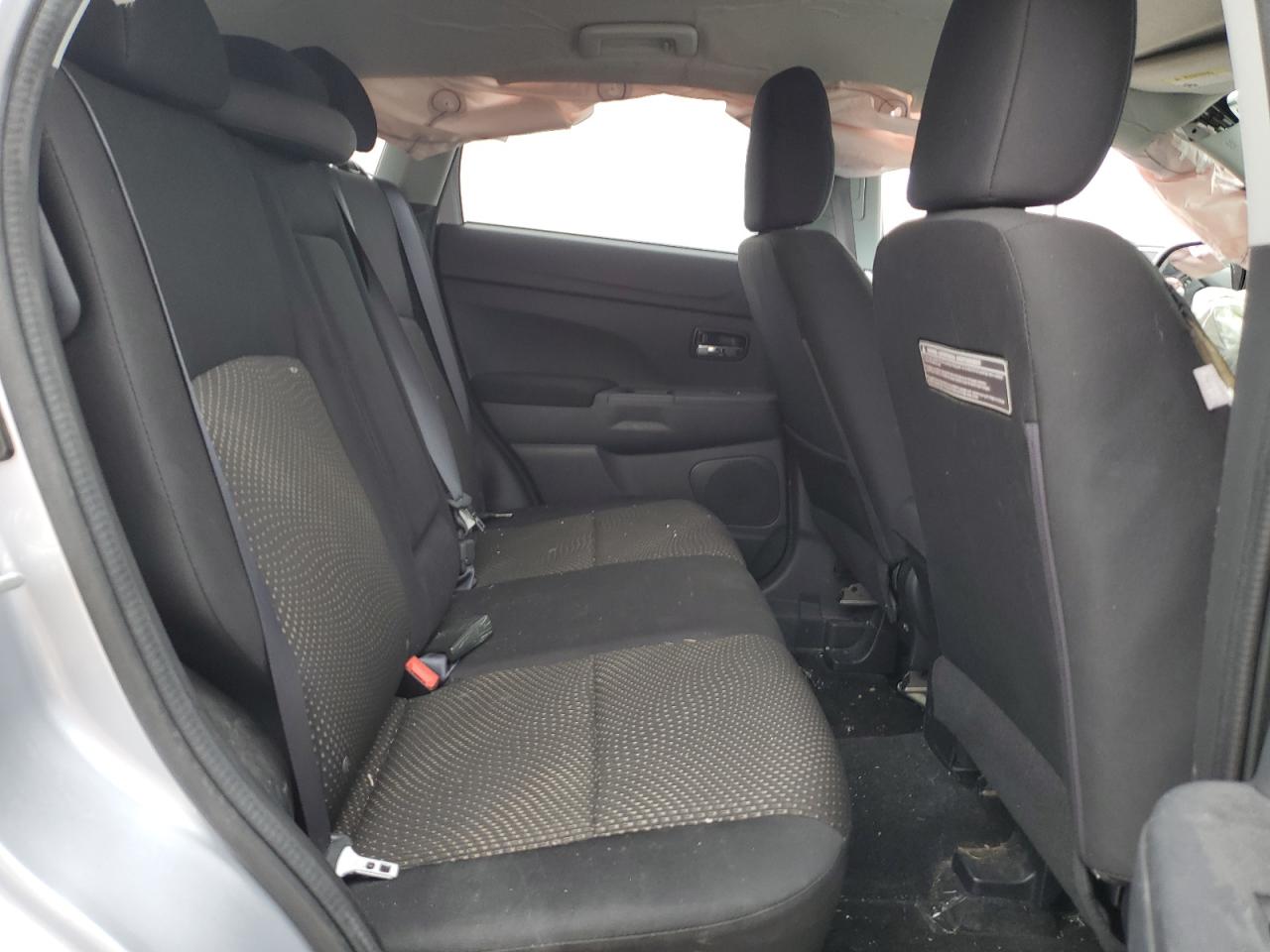 2016 Mitsubishi Outlander - Image 10