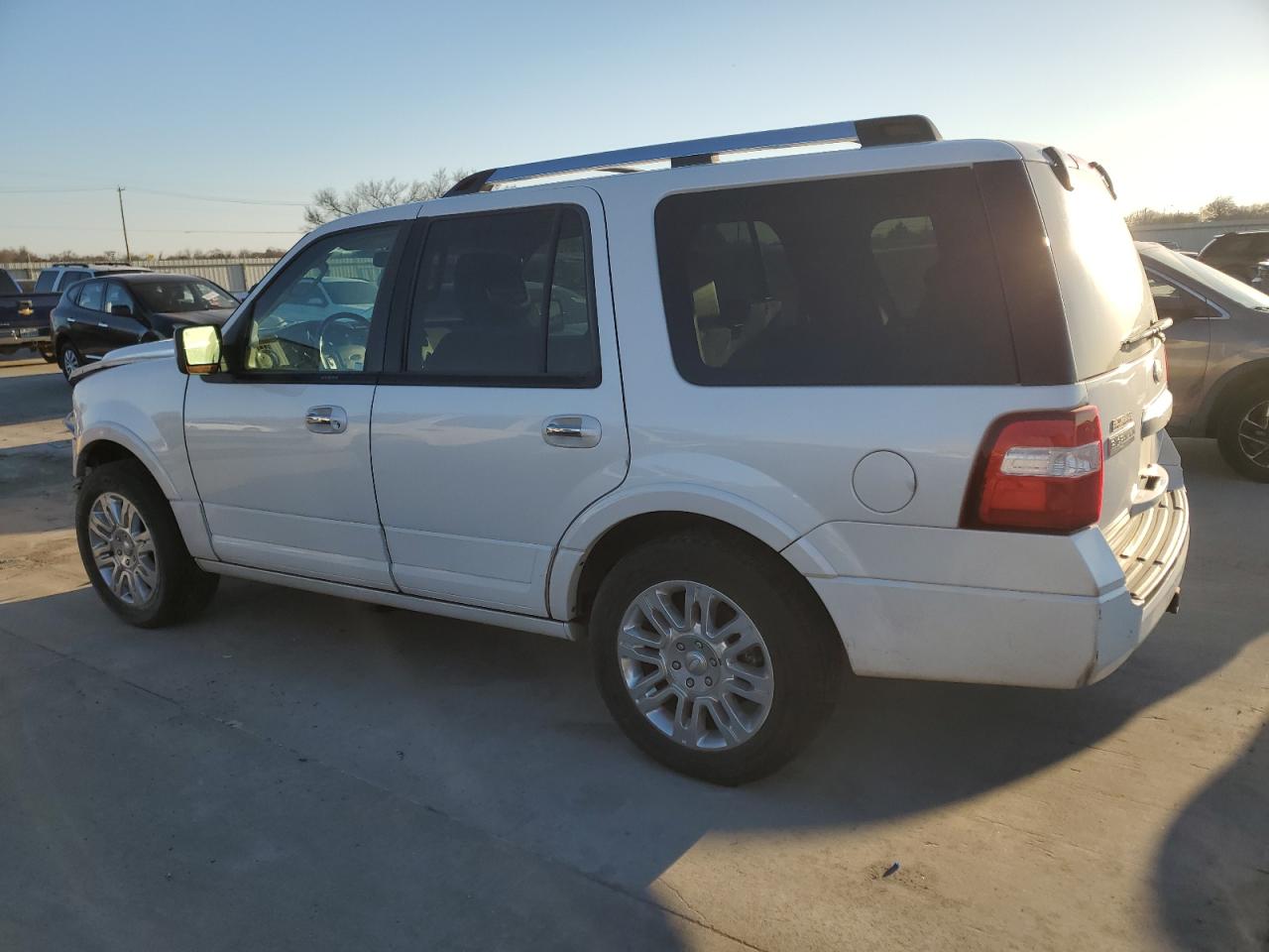 2011 Ford Expedition - Image 2