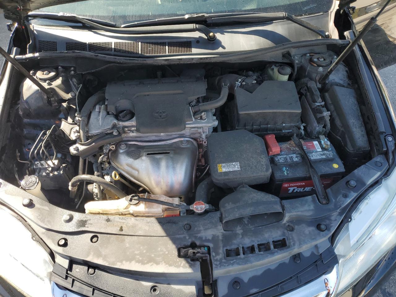 2016 Toyota Camry - Image 11