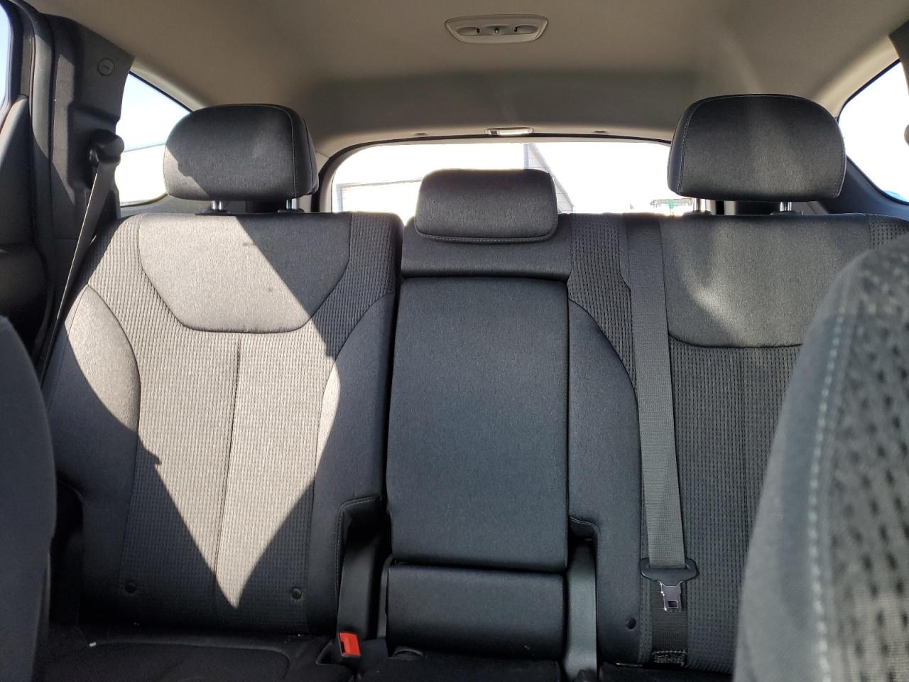 2022 Hyundai Santa Fe - Image 10