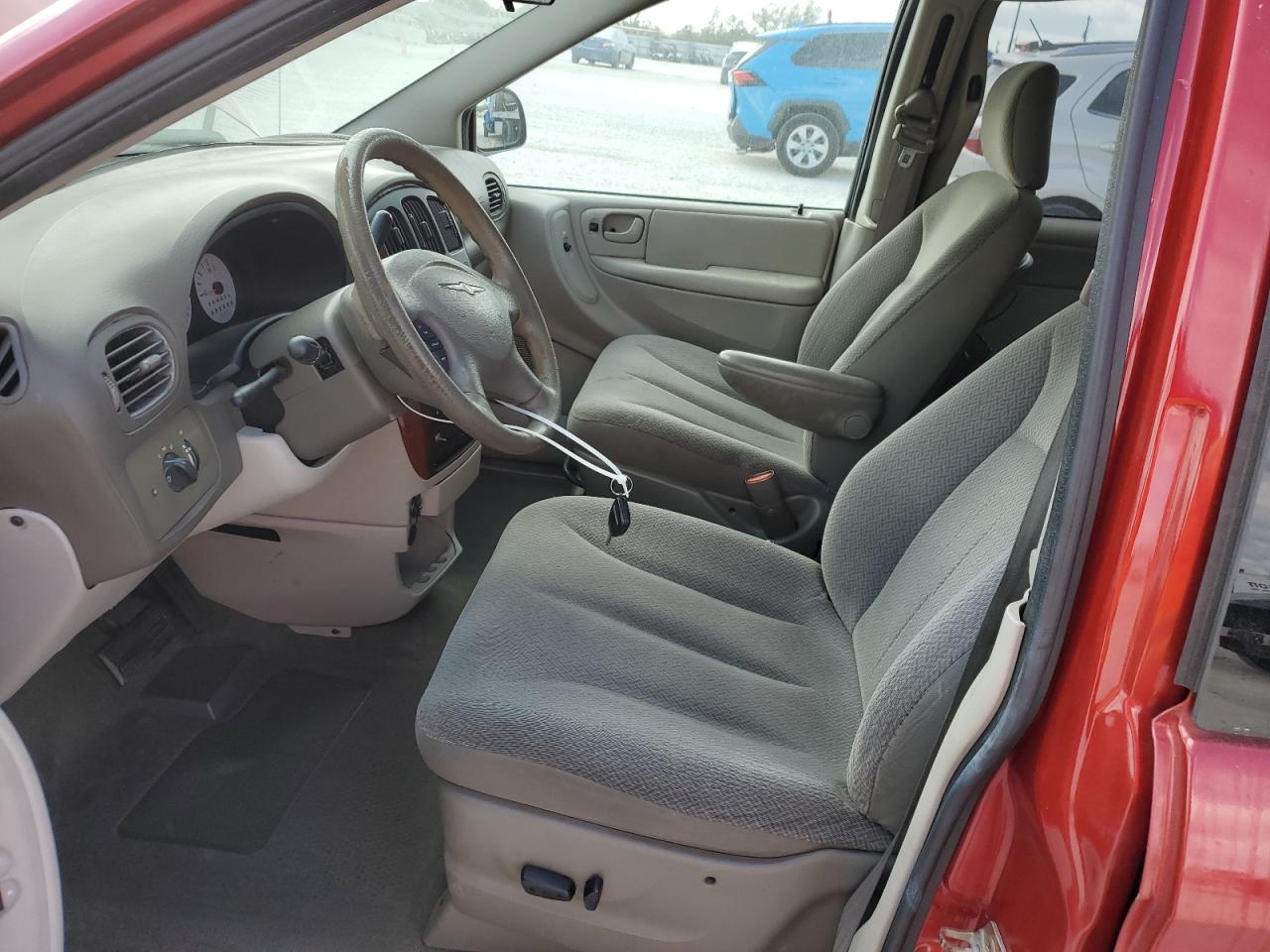 2005 Chrysler Town & Country - Image 7