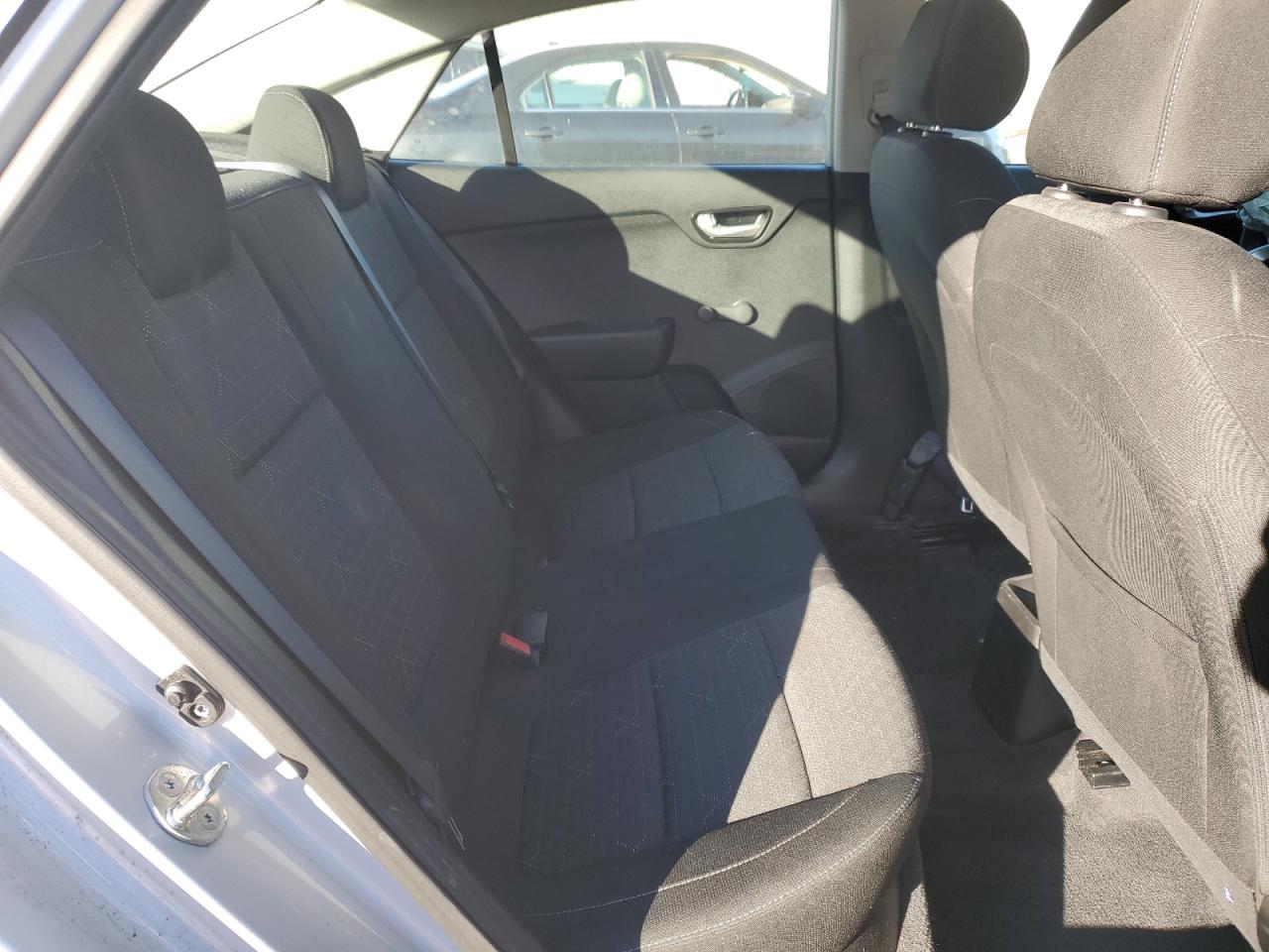 2018 Kia Rio - Image 10