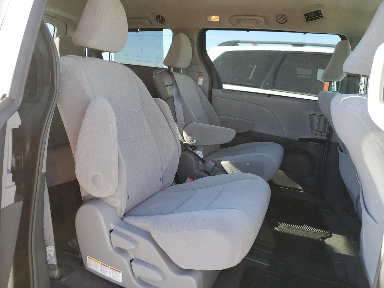 2018 Toyota Sienna - Image 11