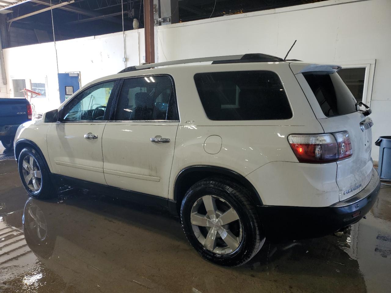 2011 GMC Acadia - Image 2