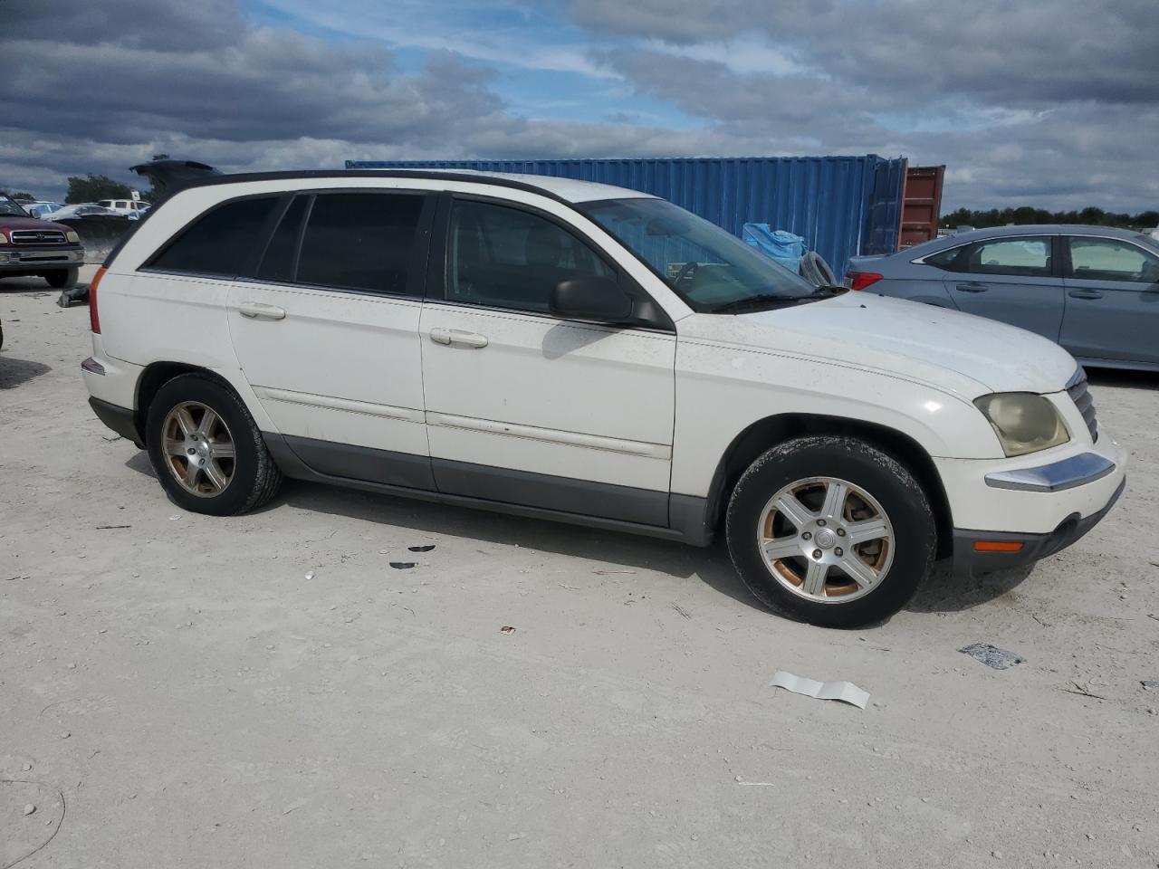 2006 Chrysler Pacifica - Image 4