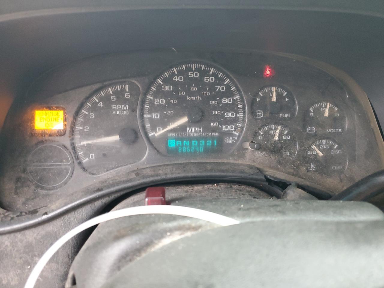 2002 Chevrolet Silverado - Image 9