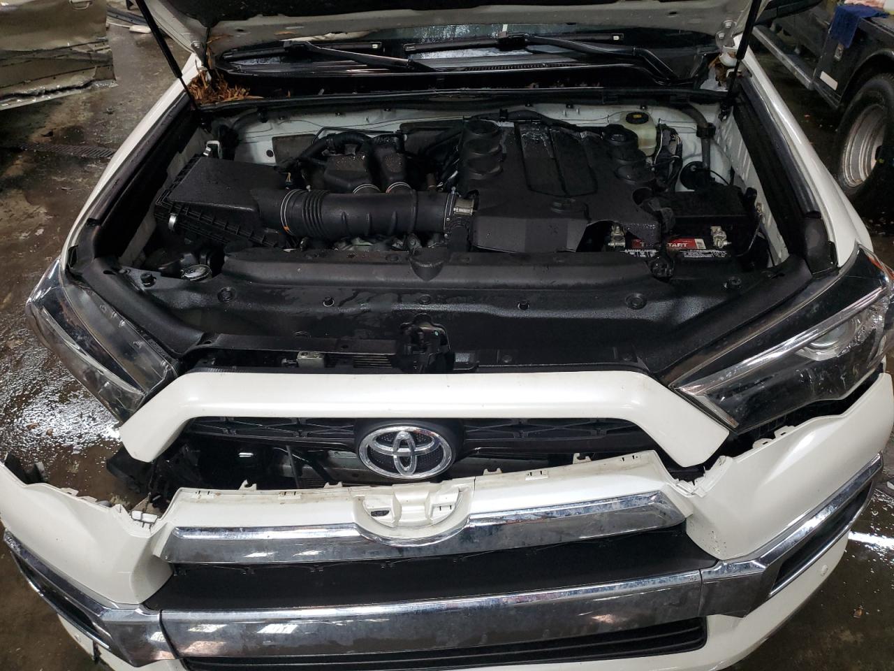 2019 Toyota 4Runner - Image 12