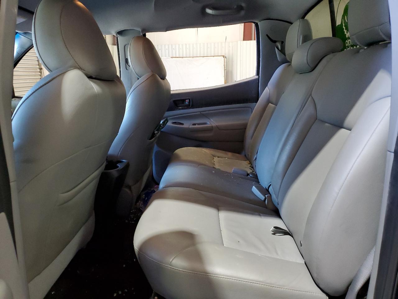 2014 Toyota Tacoma - Image 10